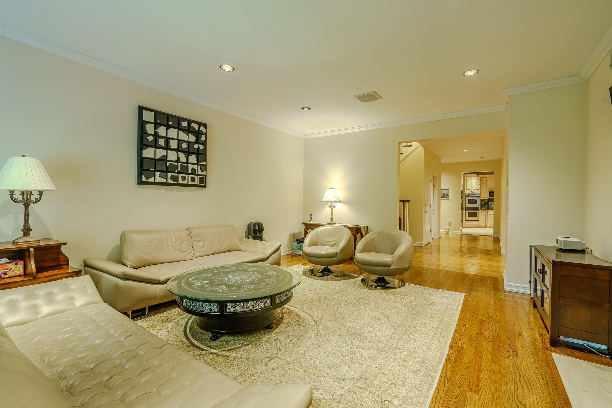 Condo Toftree  Nassau County, NY 11576, MLS-864486-9