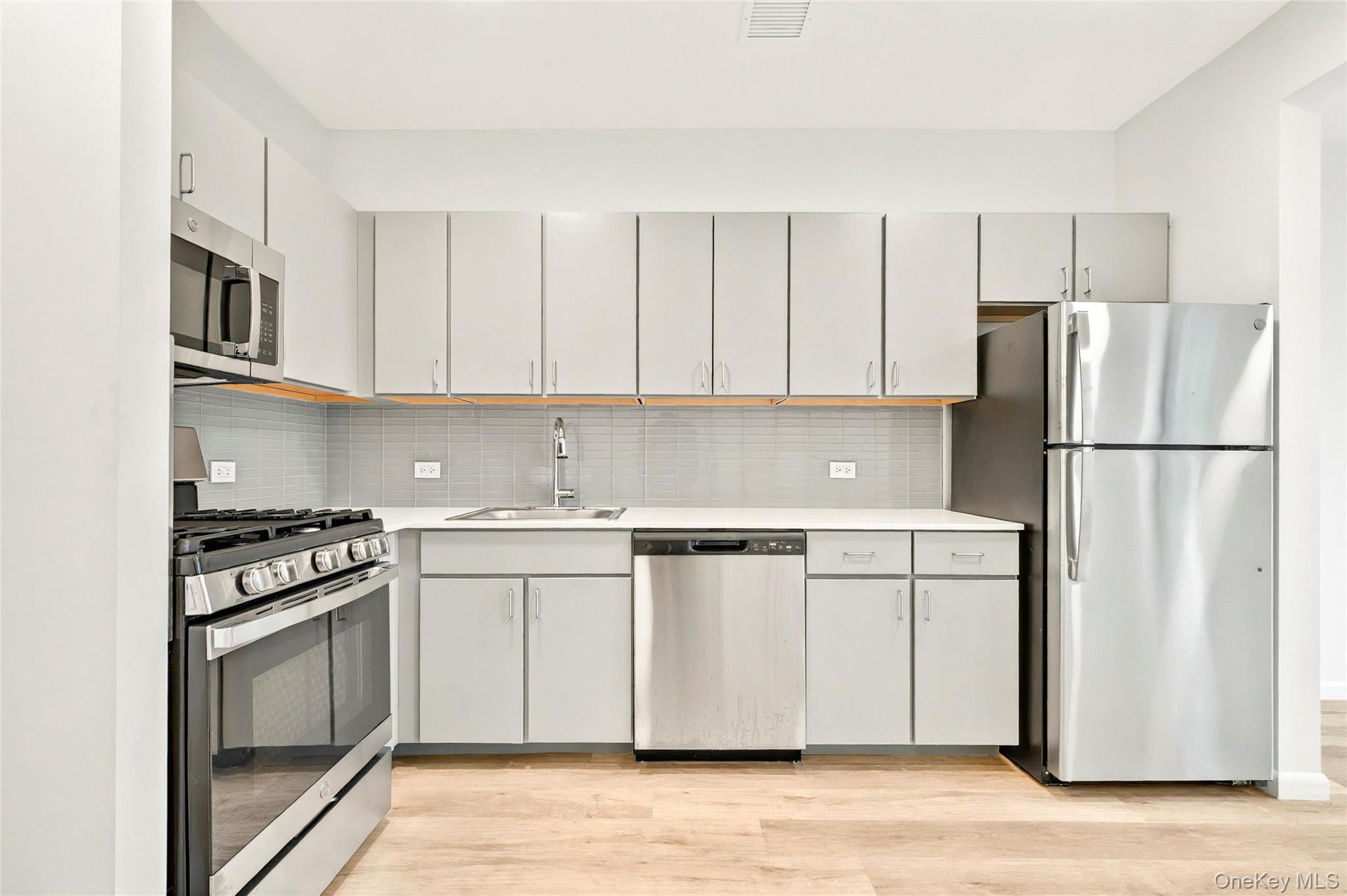 Coop Bronx River  Bronx, NY 10473, MLS-864498-13
