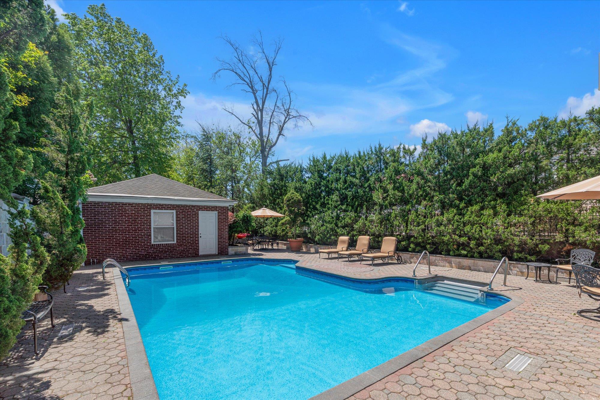 Single Family Point  Queens, NY 11357, MLS-864502-22
