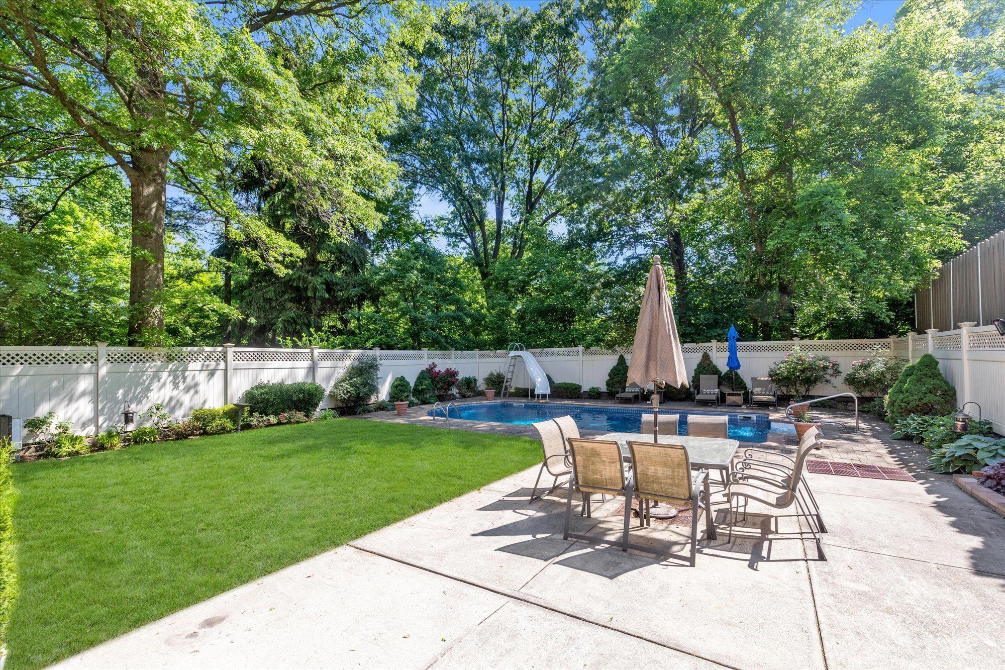 Single Family Orient  Queens, NY 11363, MLS-864512-26