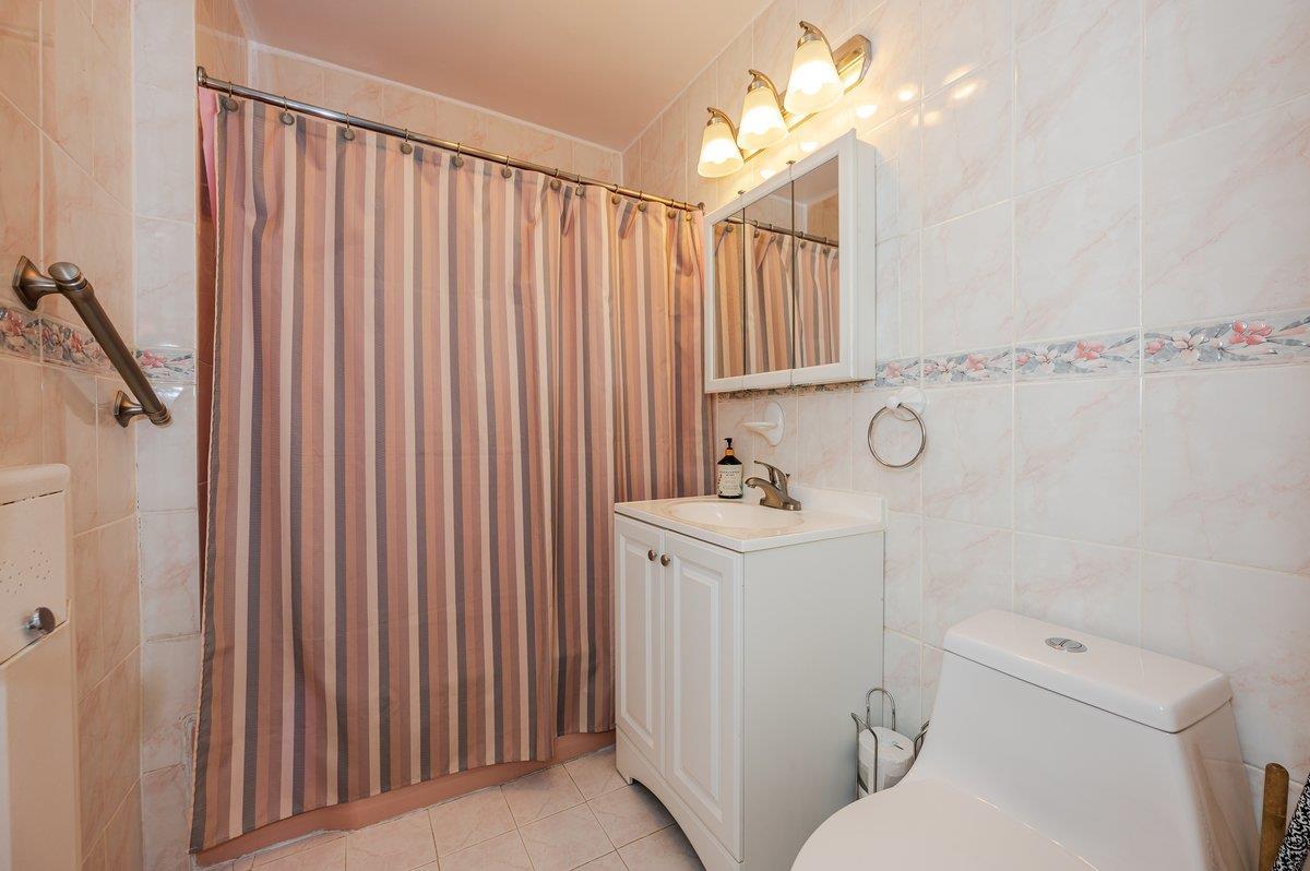 Single Family Stedman  Bronx, NY 10469, MLS-864514-16