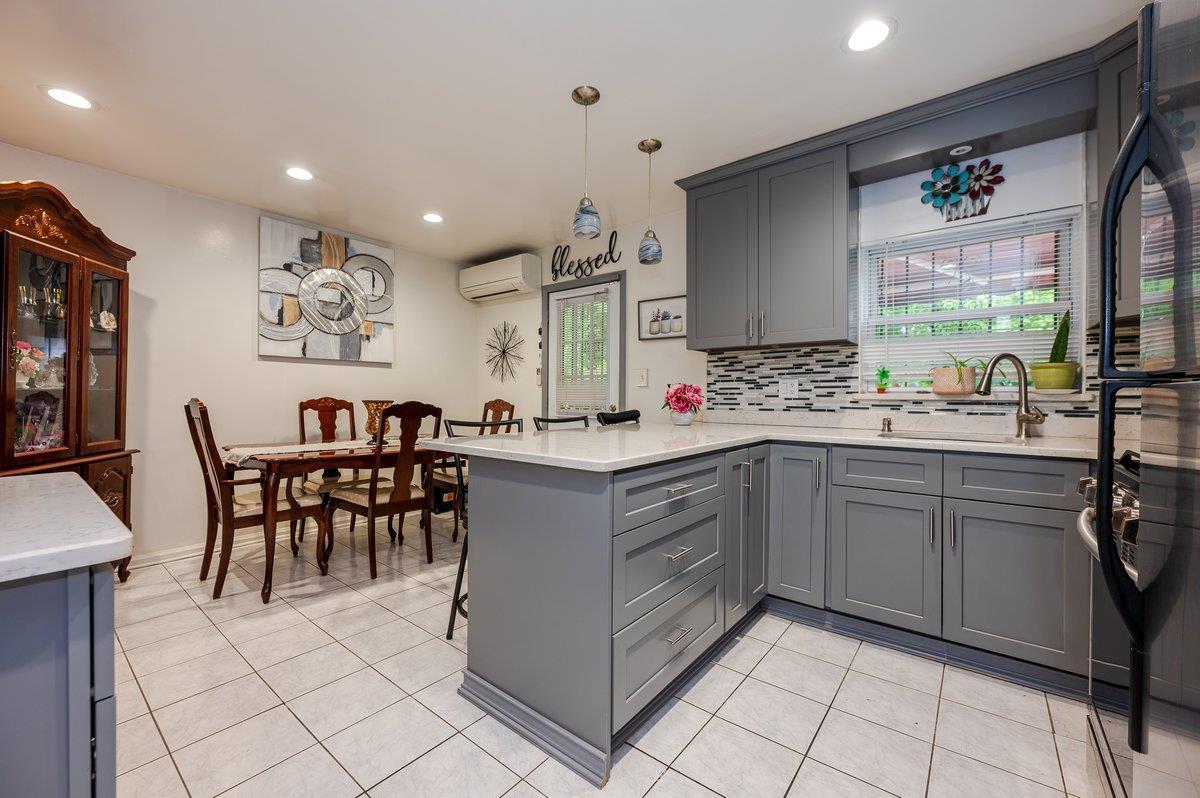 Single Family Stedman  Bronx, NY 10469, MLS-864514-7