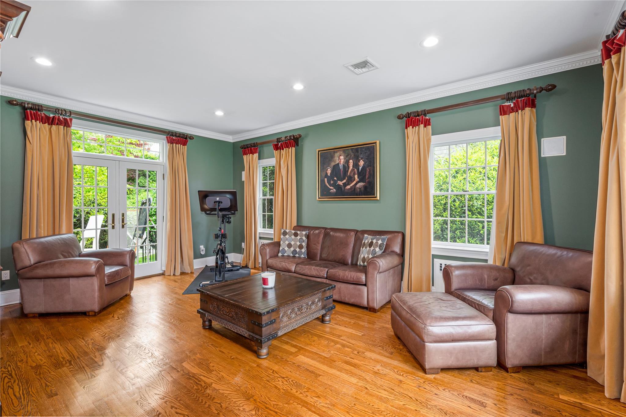 Single Family Eakins  Nassau County, NY 11030, MLS-864590-6