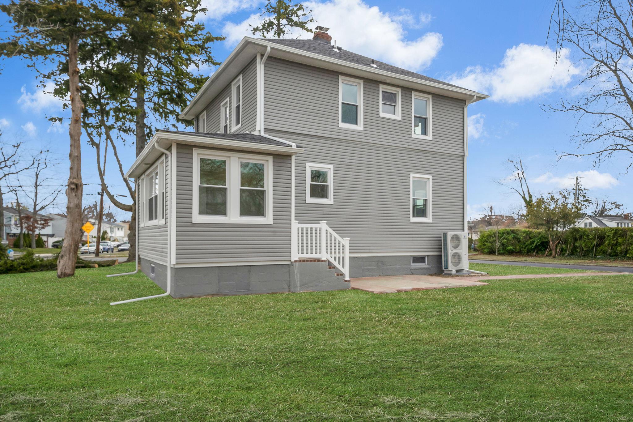 Single Family Park  Suffolk County, NY 11757, MLS-864601-26