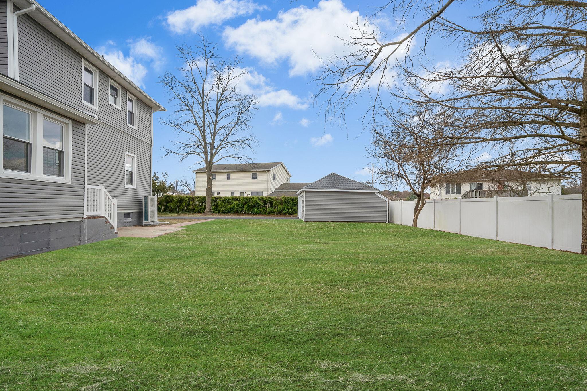 Single Family Park  Suffolk County, NY 11757, MLS-864601-28
