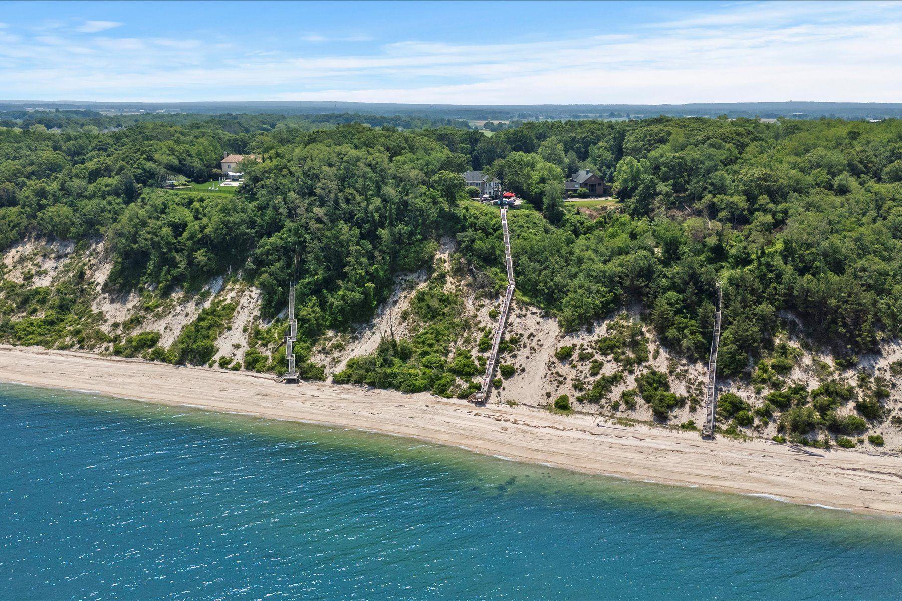 Single Family Sandpiper  Suffolk County, NY 11901, MLS-864609-13