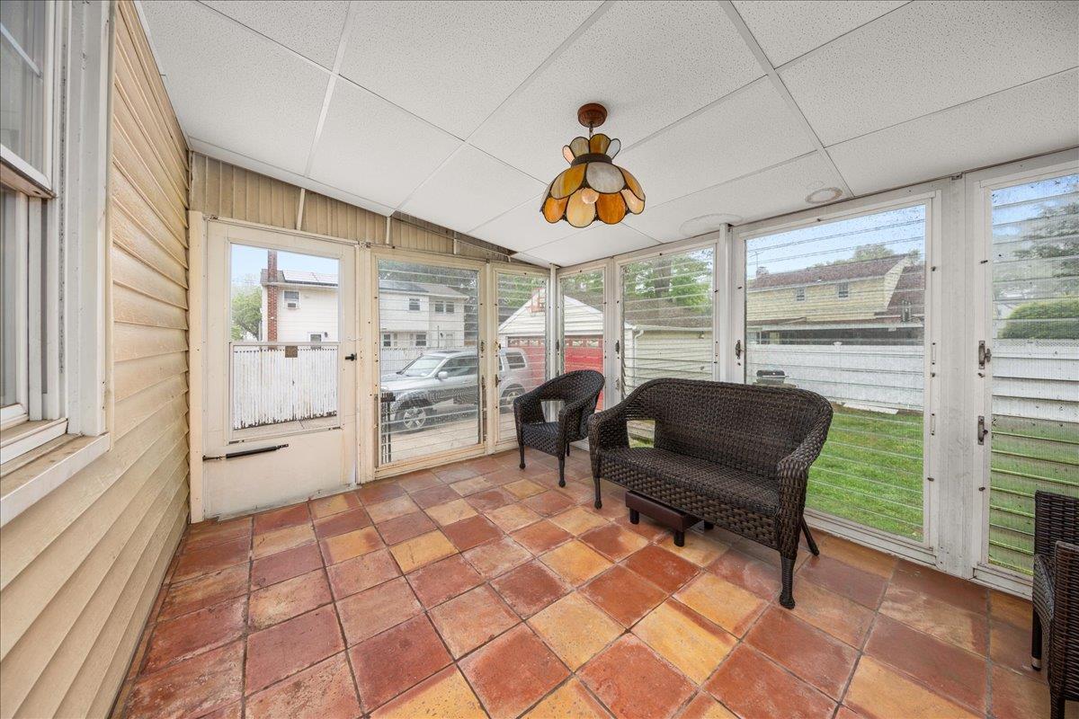 Single Family De Mott  Nassau County, NY 11510, MLS-864613-16