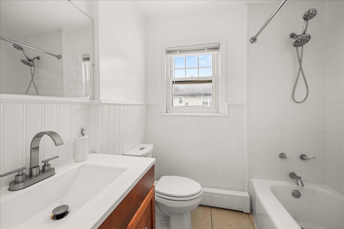 Single Family De Mott  Nassau County, NY 11510, MLS-864613-18