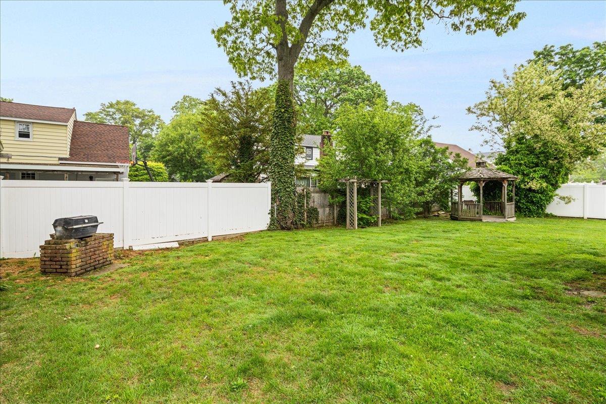 Single Family De Mott  Nassau County, NY 11510, MLS-864613-23