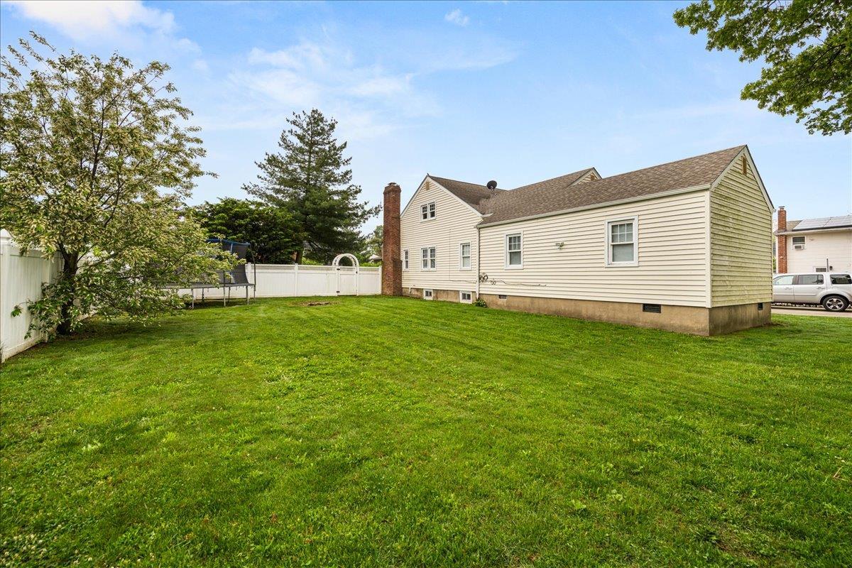 Single Family De Mott  Nassau County, NY 11510, MLS-864613-25