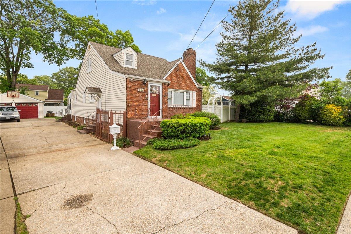 Single Family De Mott  Nassau County, NY 11510, MLS-864613-3