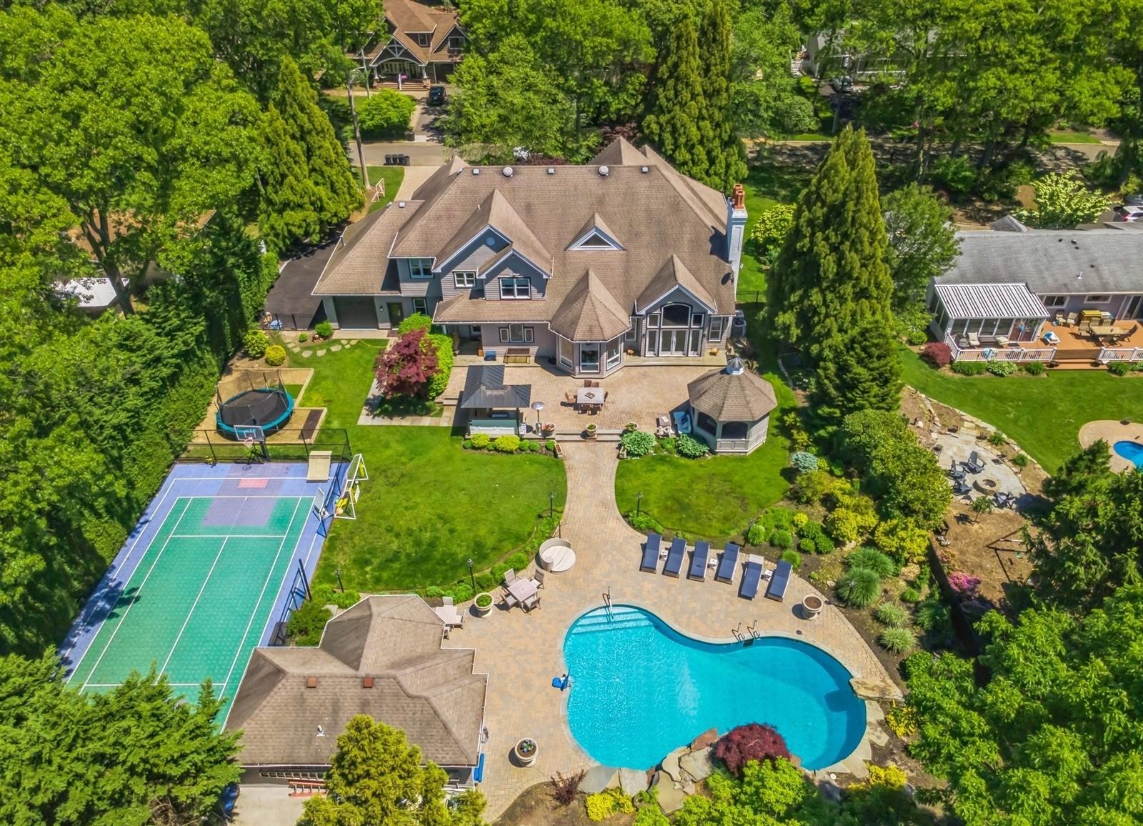 Single Family Colonial  Suffolk County, NY 11787, MLS-864635-45