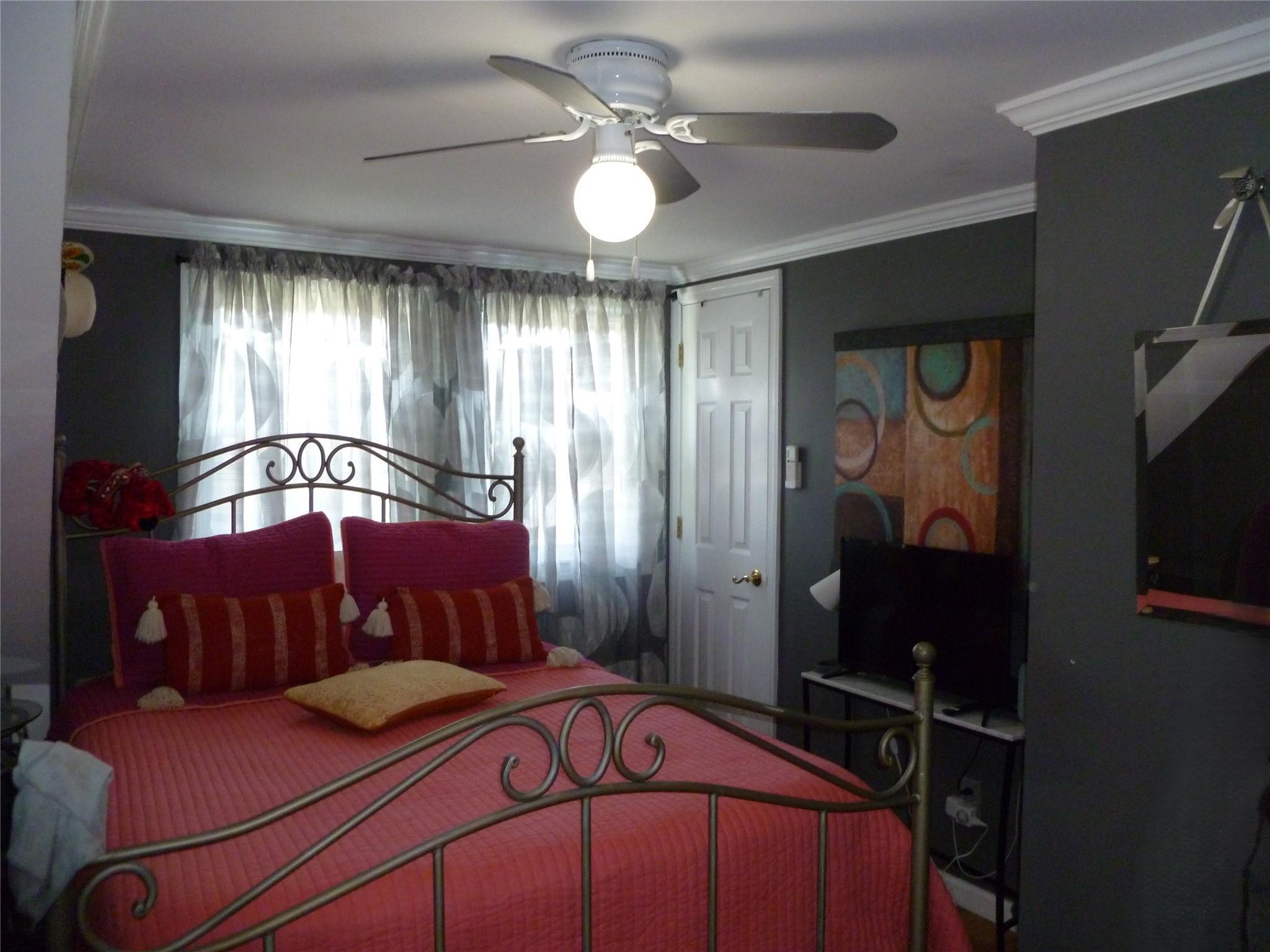 Single Family Crabtree  Nassau County, NY 11756, MLS-864658-11
