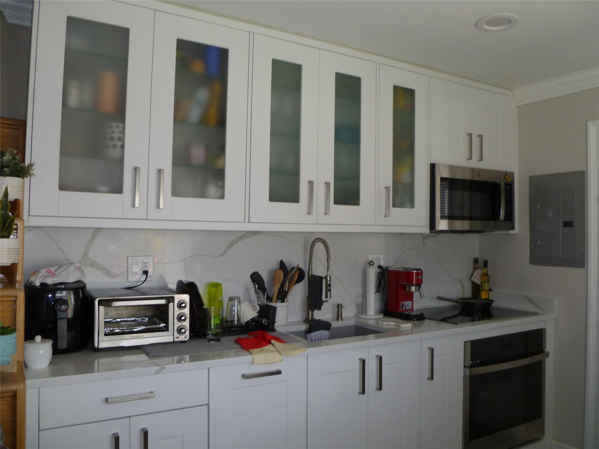 Single Family Crabtree  Nassau County, NY 11756, MLS-864658-12