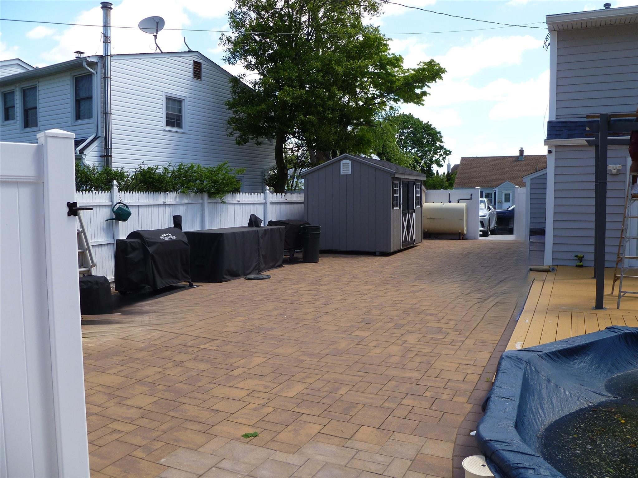 Single Family Crabtree  Nassau County, NY 11756, MLS-864658-22