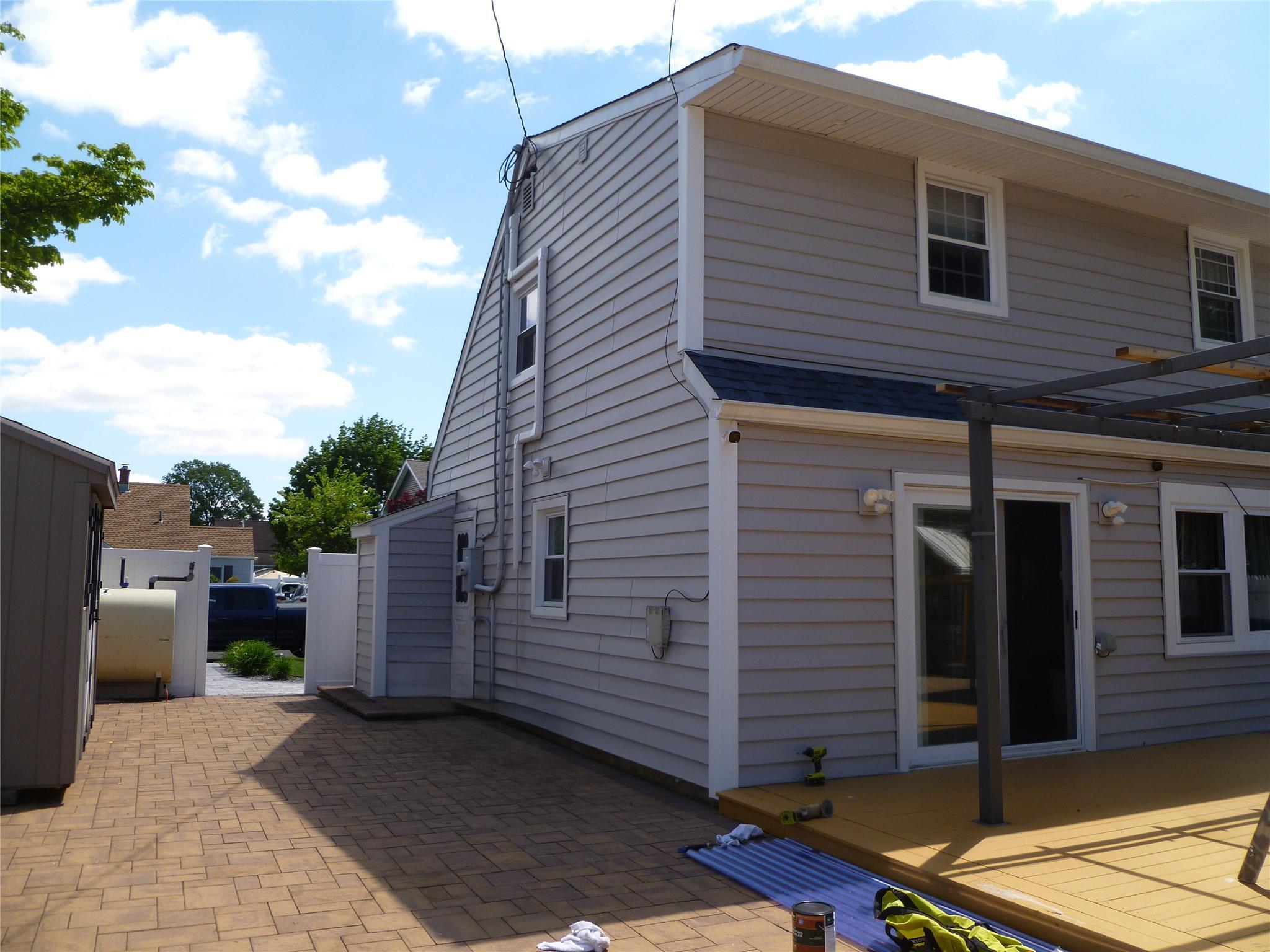 Single Family Crabtree  Nassau County, NY 11756, MLS-864658-23
