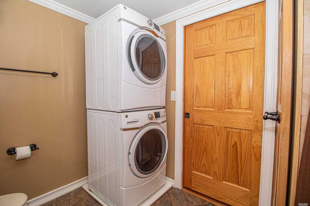 Single Family Crabtree  Nassau County, NY 11756, MLS-864658-7