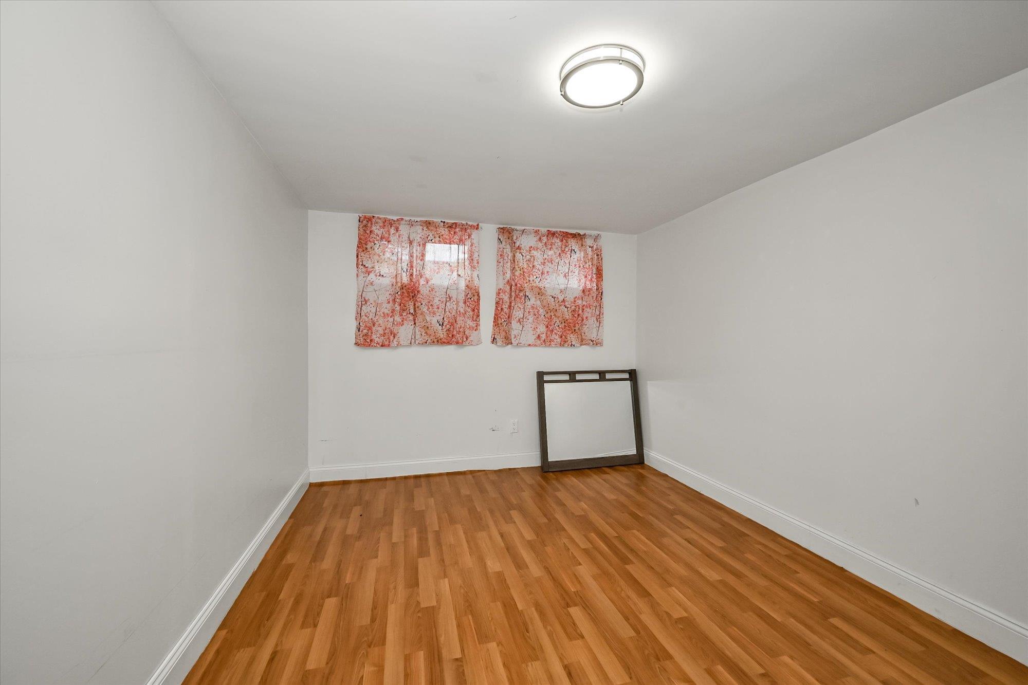 Single Family 150th  Queens, NY 11357, MLS-864721-16