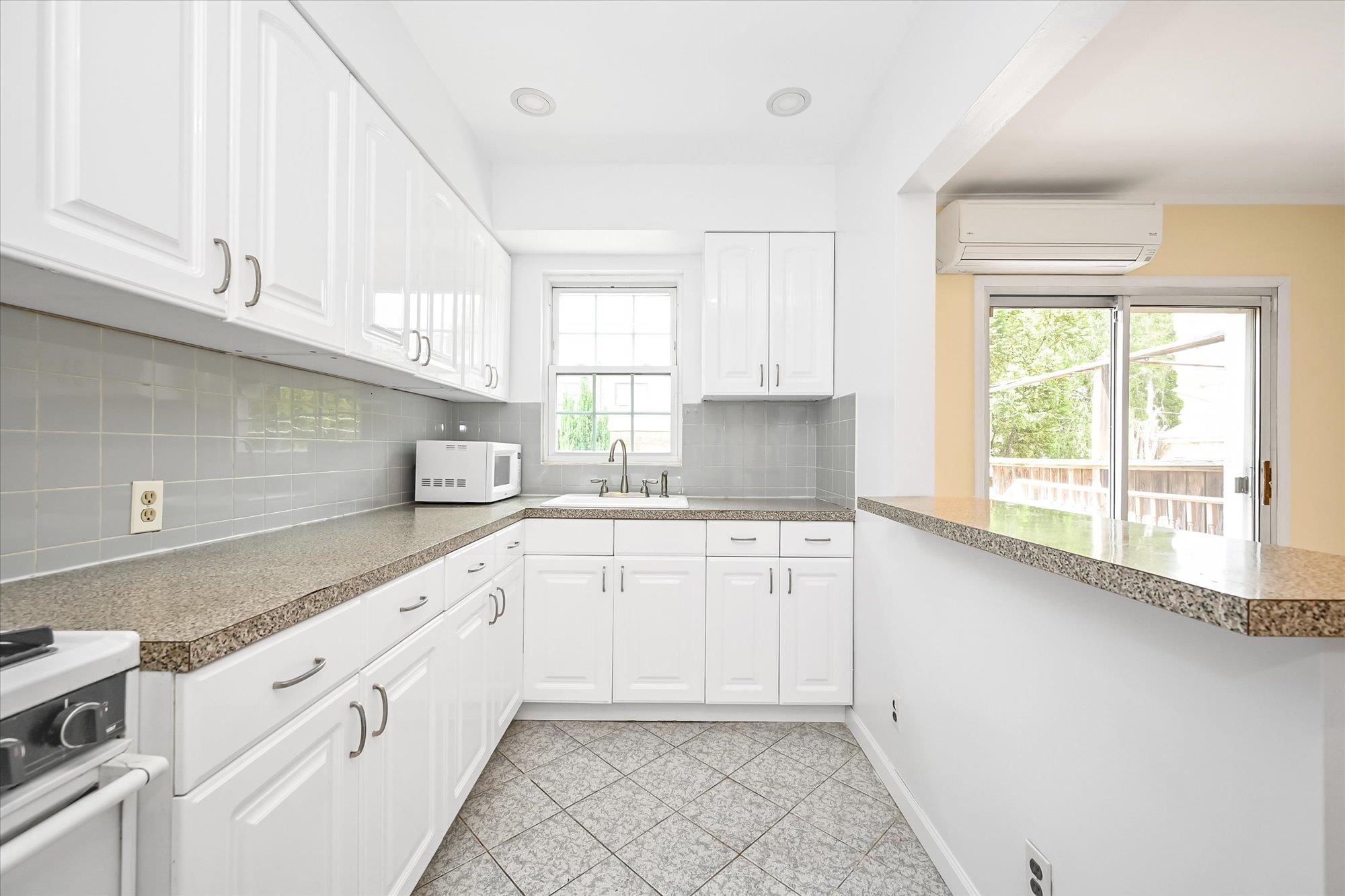 Single Family 150th  Queens, NY 11357, MLS-864721-6