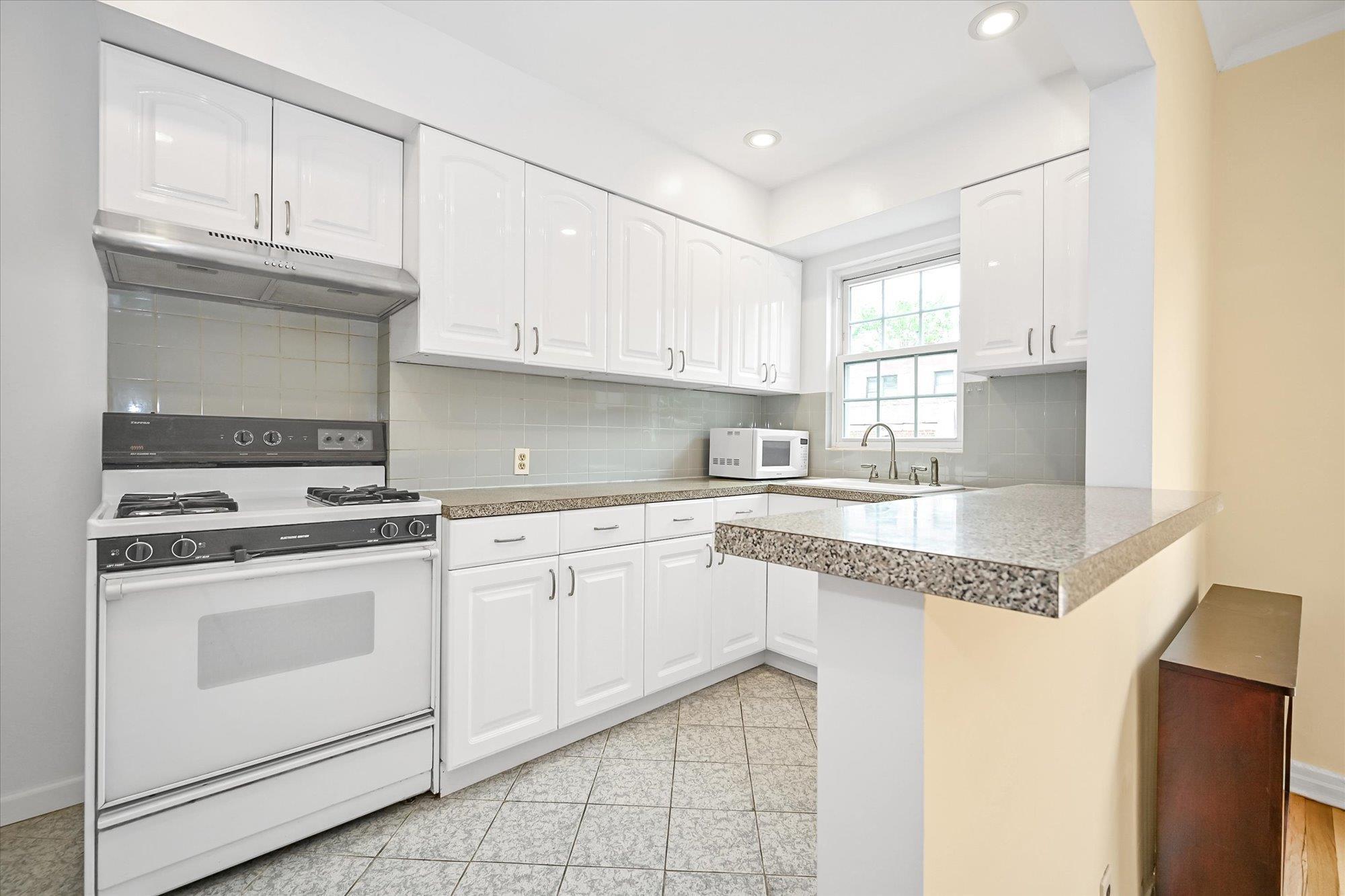 Single Family 150th  Queens, NY 11357, MLS-864721-7