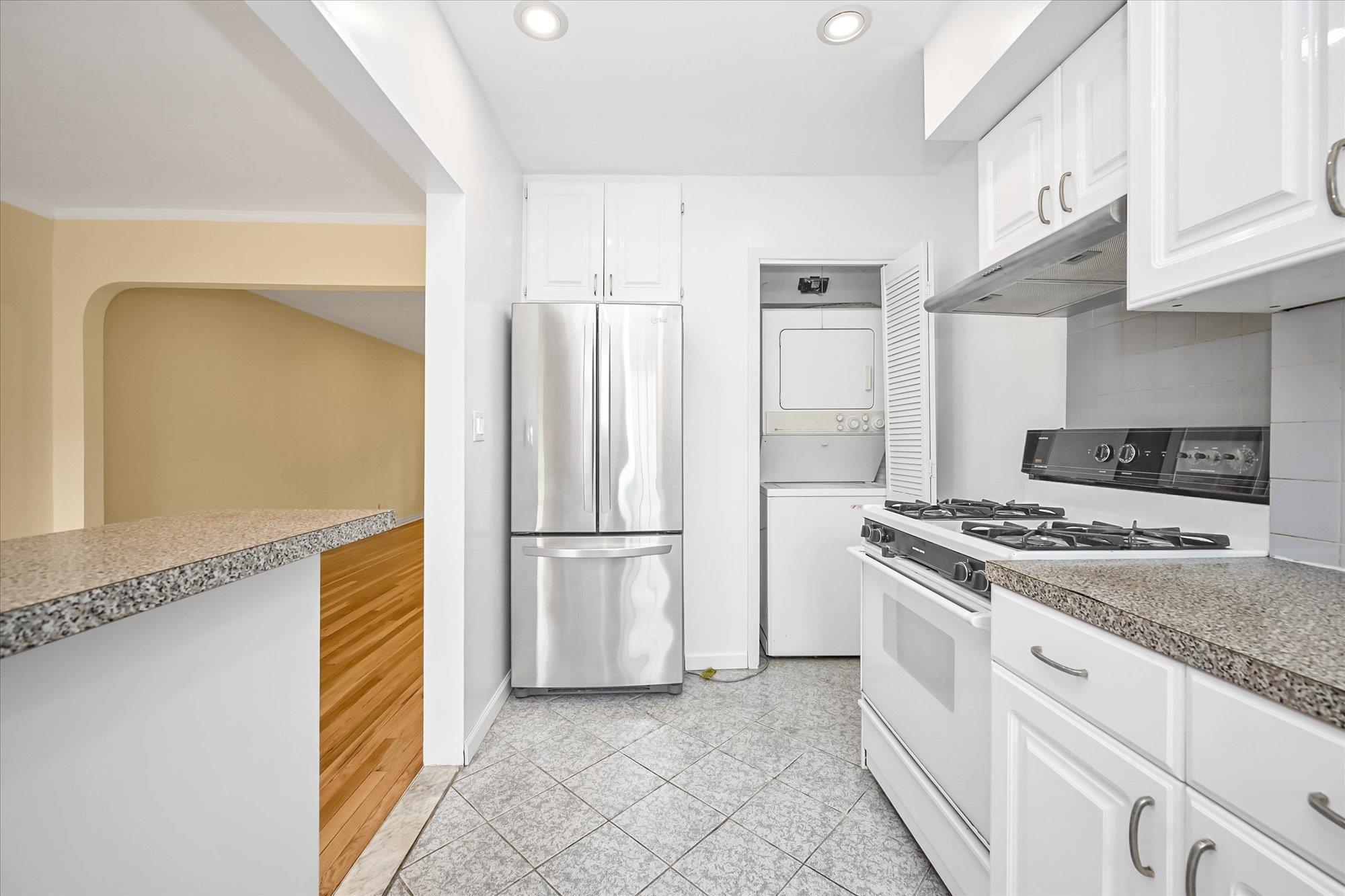 Single Family 150th  Queens, NY 11357, MLS-864721-8