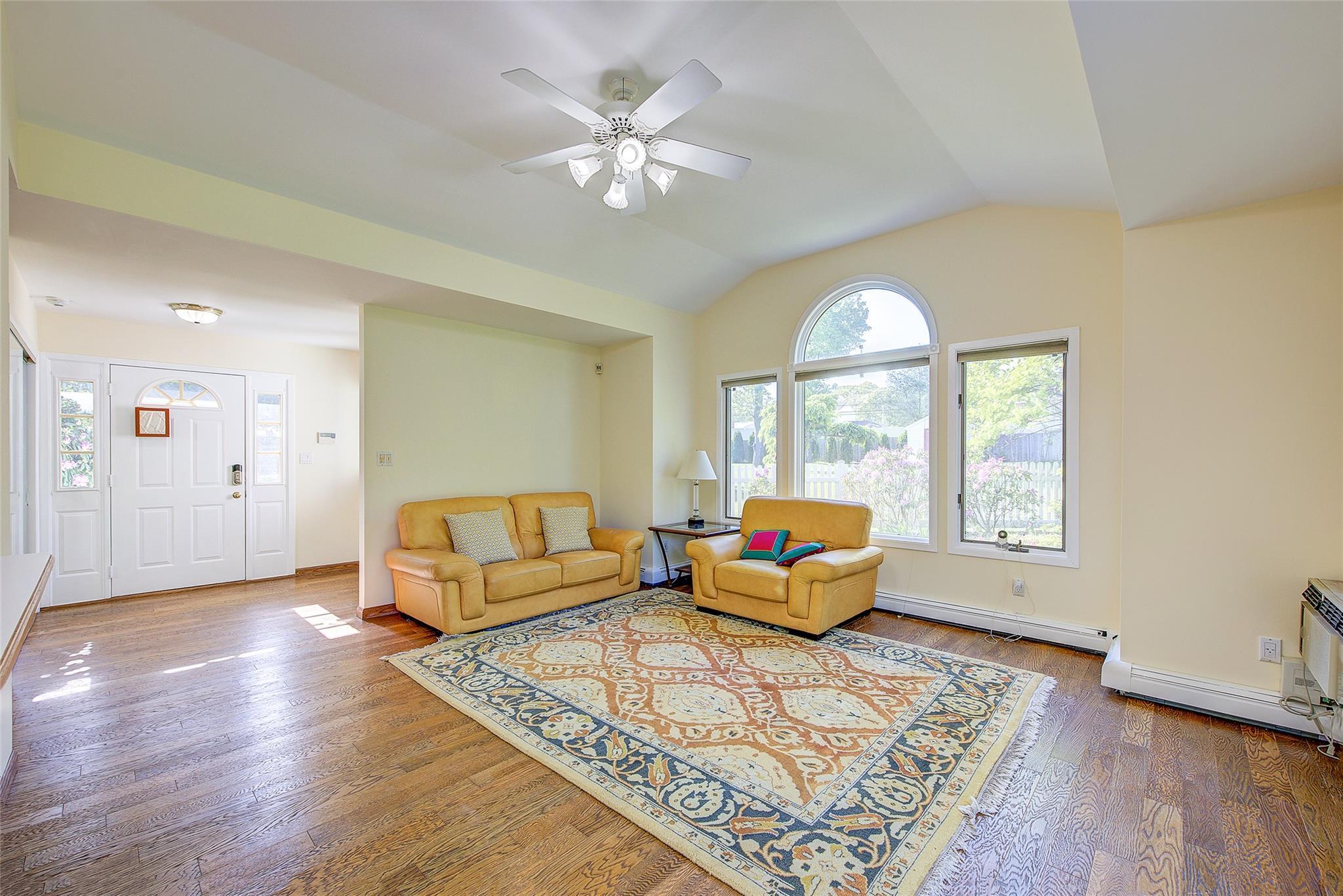Single Family Shaker  Suffolk County, NY 11731, MLS-864738-25
