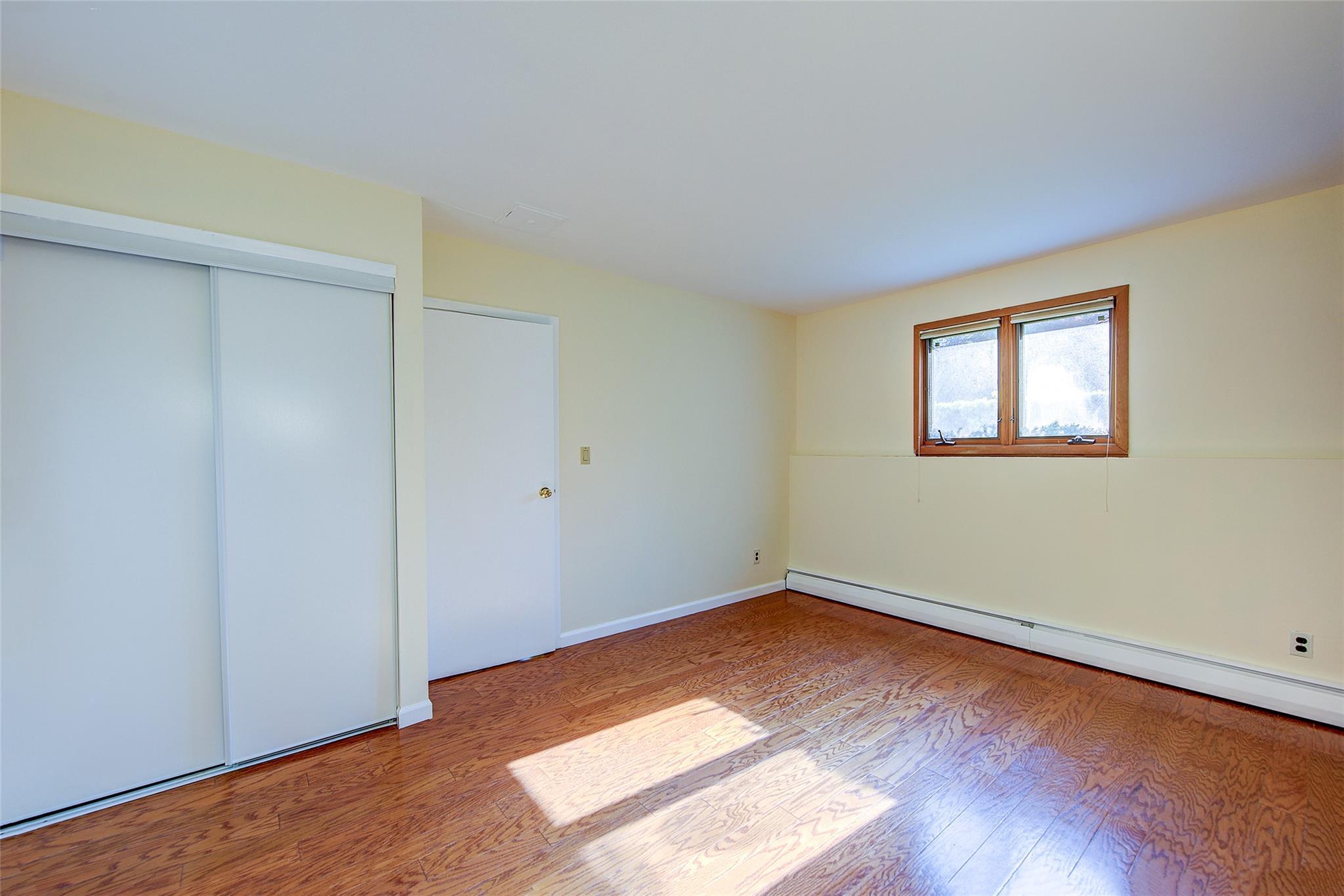 Single Family Shaker  Suffolk County, NY 11731, MLS-864738-32