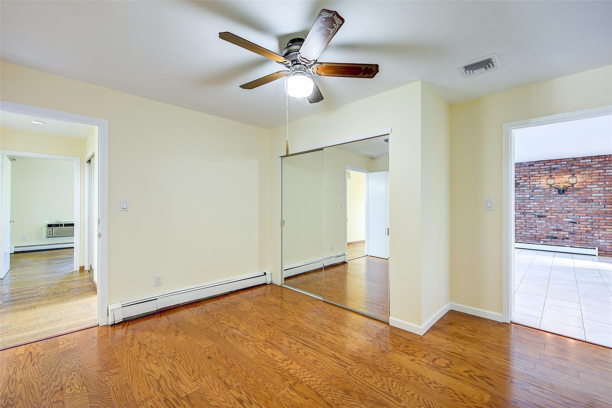 Single Family Shaker  Suffolk County, NY 11731, MLS-864738-34