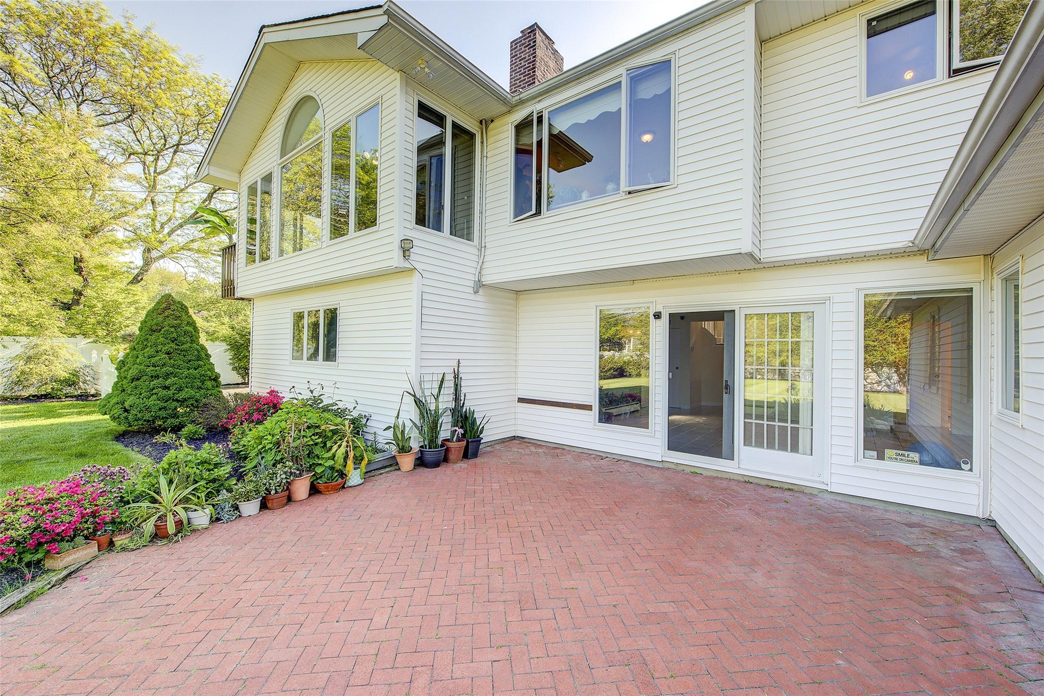 Single Family Shaker  Suffolk County, NY 11731, MLS-864738-47