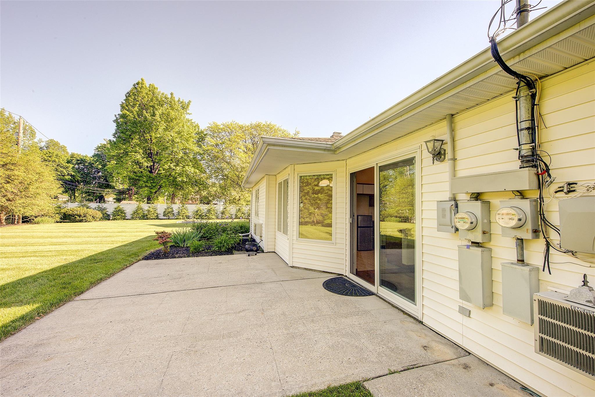 Single Family Shaker  Suffolk County, NY 11731, MLS-864738-48
