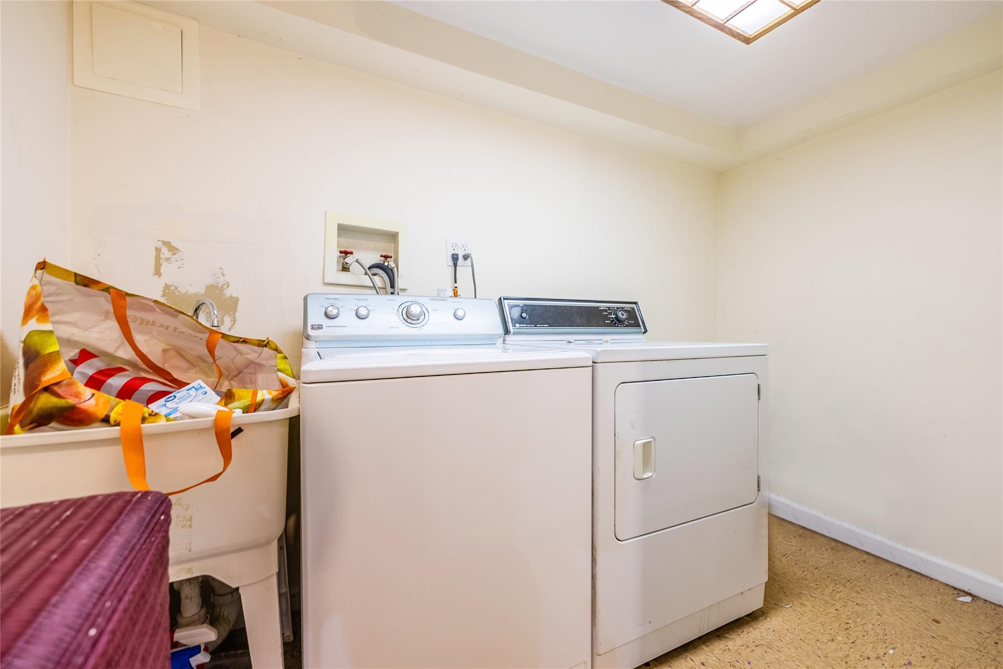 Single Family Pidgeon Meadow  Queens, NY 11365, MLS-864742-22