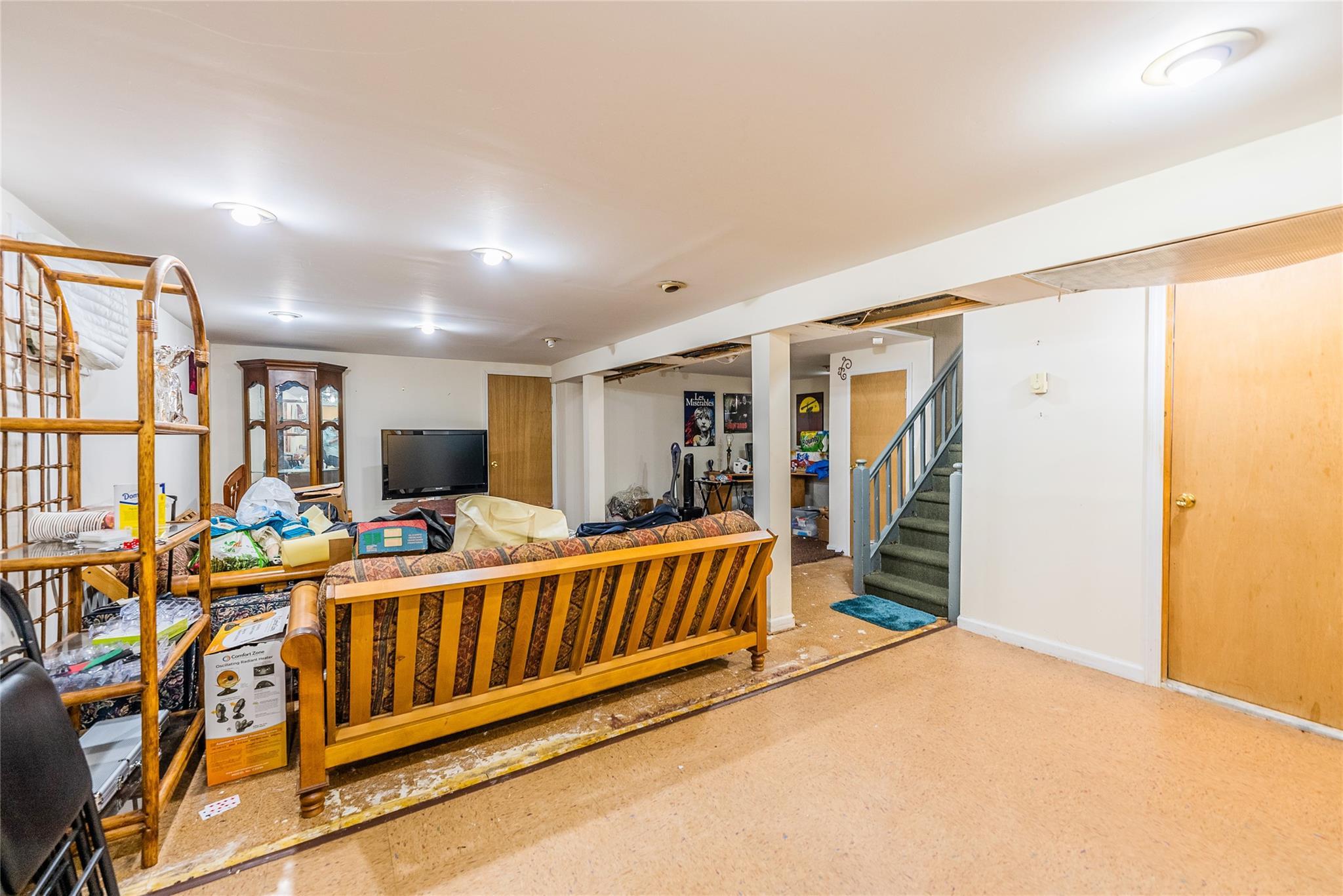 Single Family Pidgeon Meadow  Queens, NY 11365, MLS-864742-27