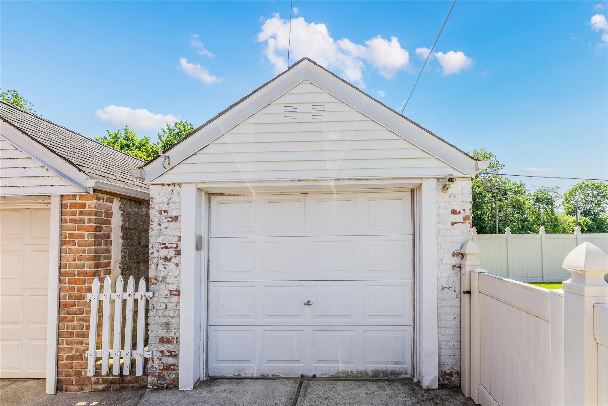 Single Family Pidgeon Meadow  Queens, NY 11365, MLS-864742-33