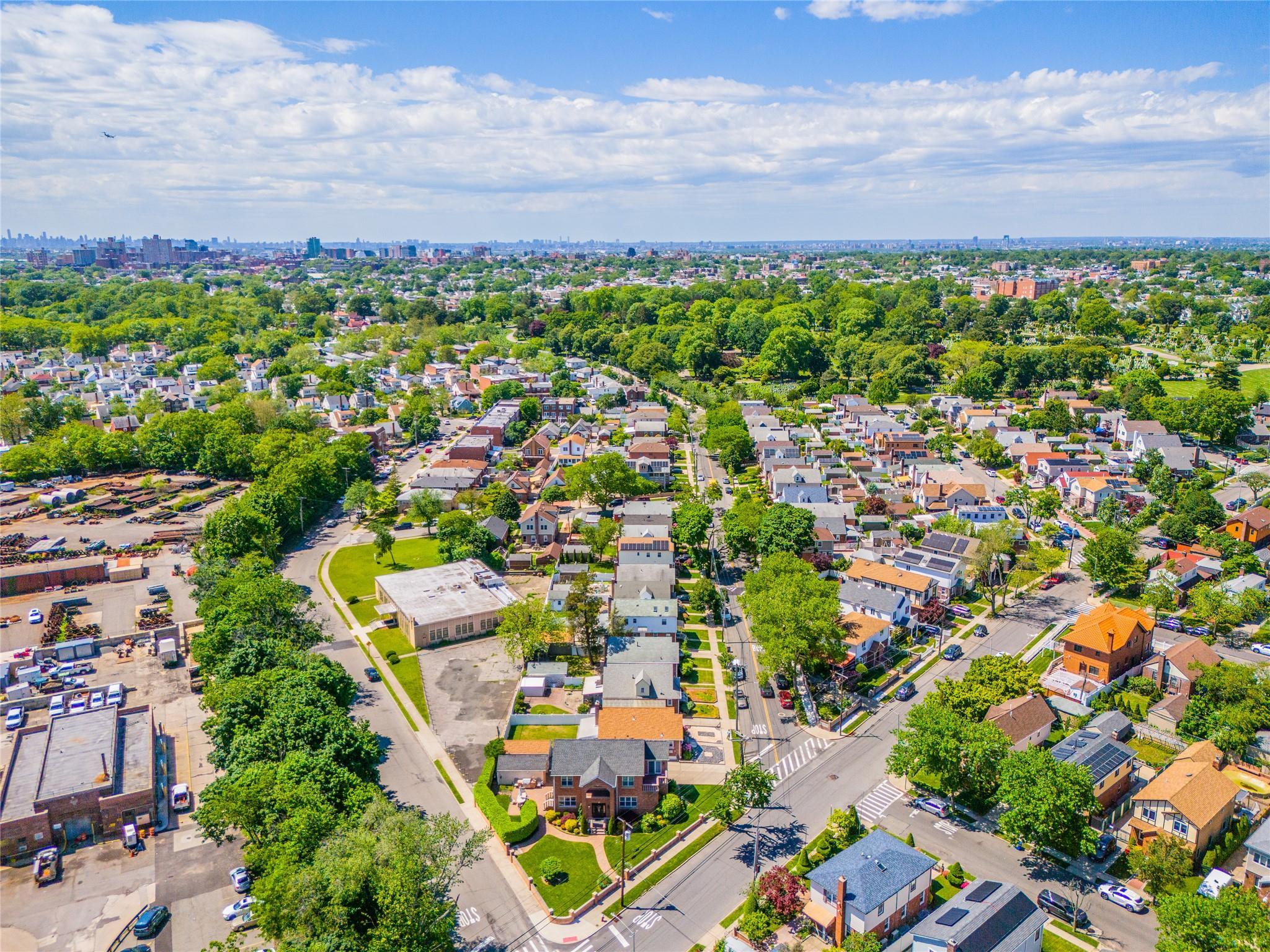 Single Family Pidgeon Meadow  Queens, NY 11365, MLS-864742-38