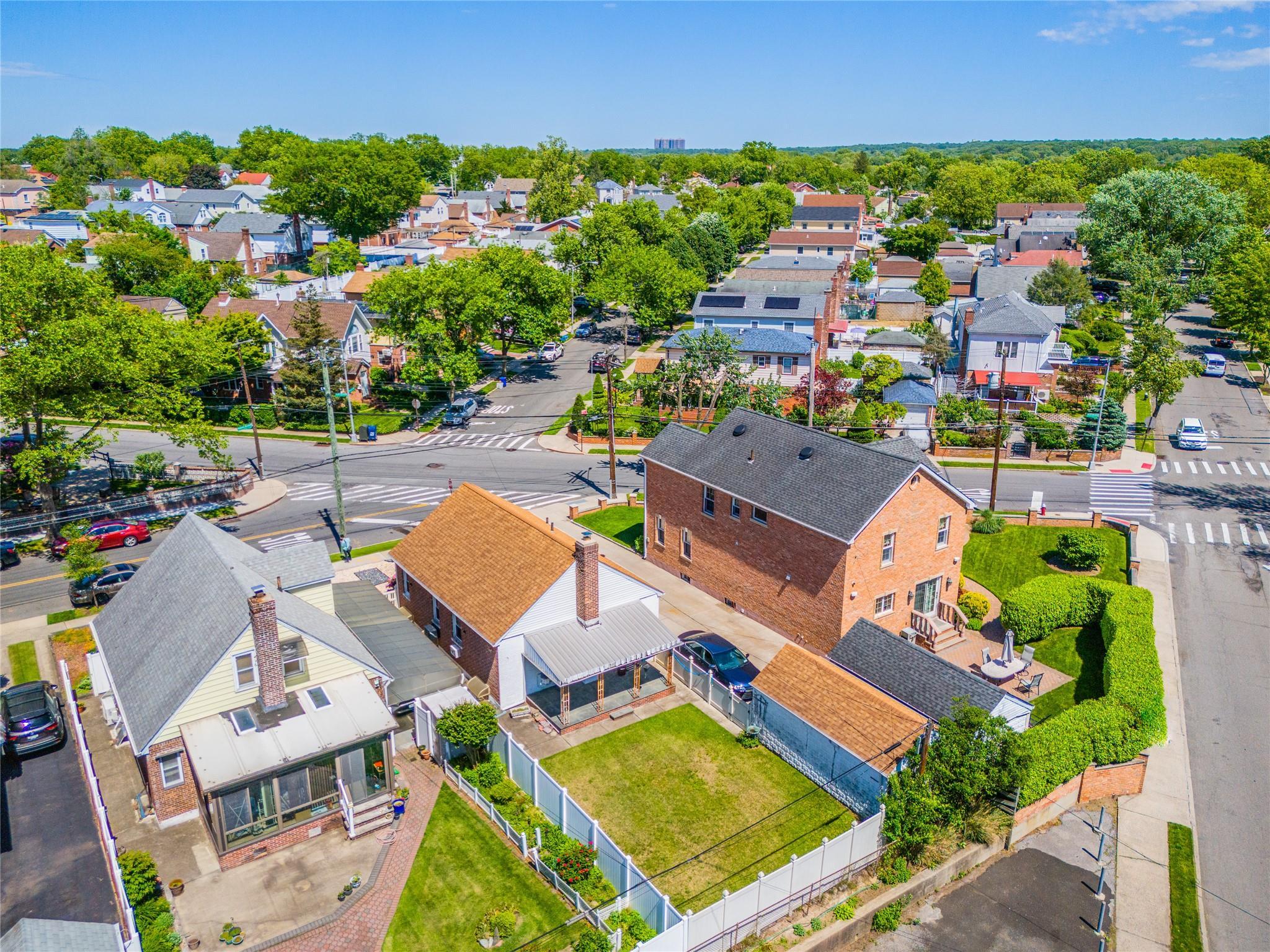 Single Family Pidgeon Meadow  Queens, NY 11365, MLS-864742-40