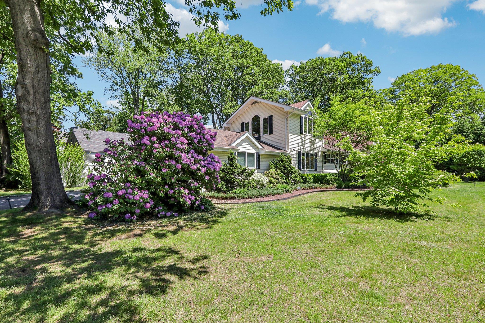 Single Family Meadowood  Westchester County, NY 10804, MLS-864746-2