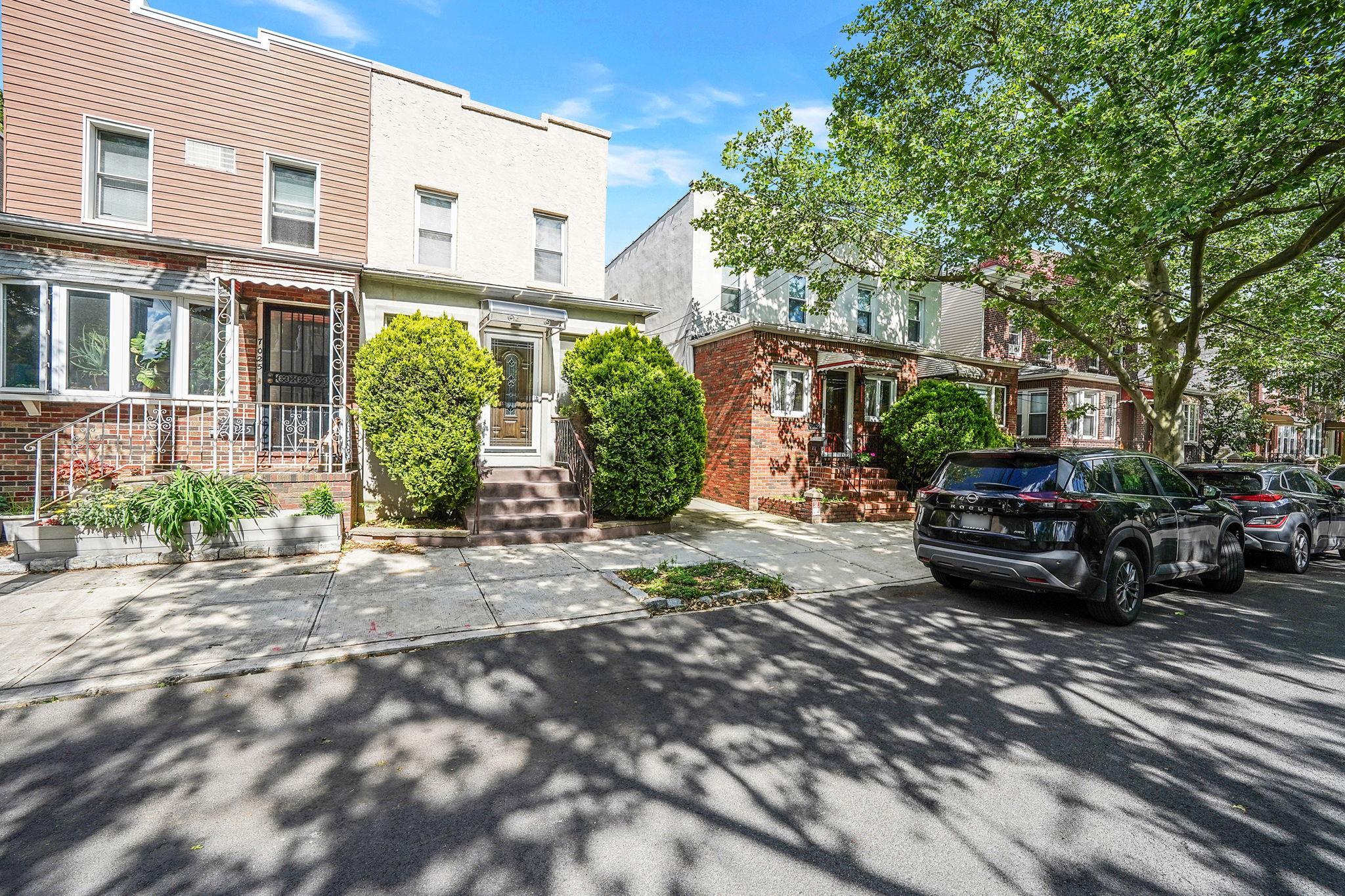 Single Family 69th  Queens, NY 11385, MLS-864755-2