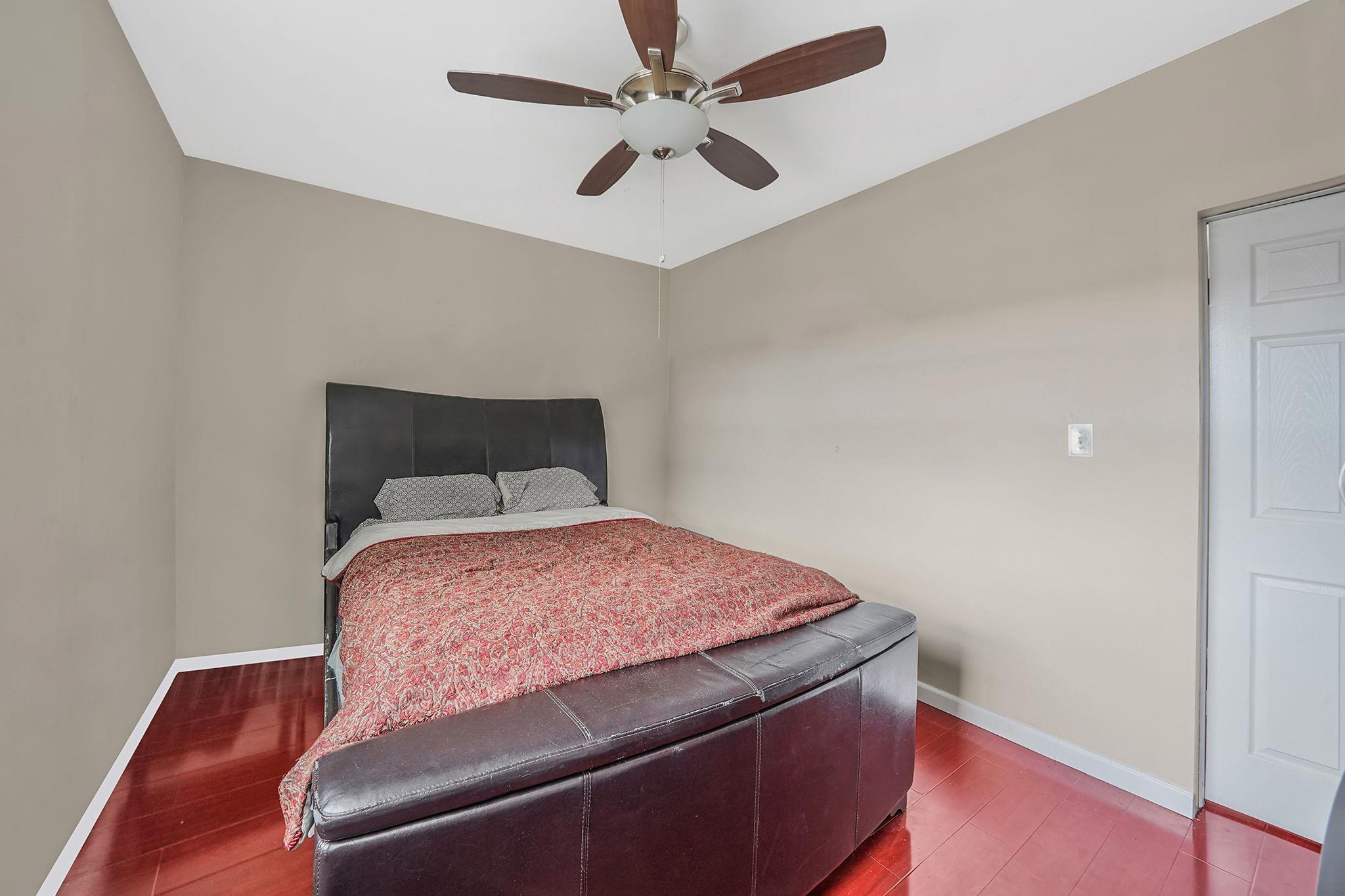 Single Family 69th  Queens, NY 11385, MLS-864755-21