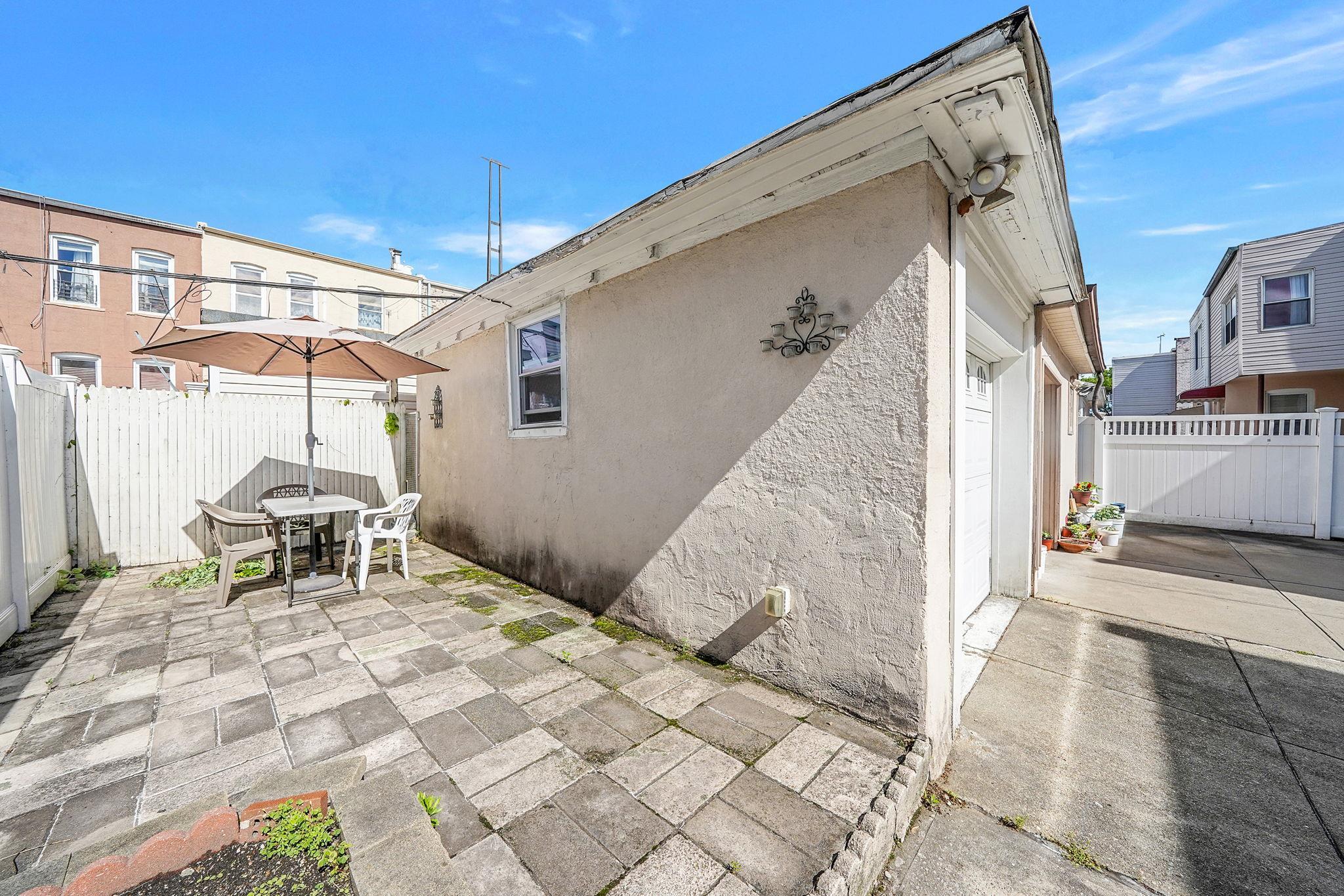 Single Family 69th  Queens, NY 11385, MLS-864755-29