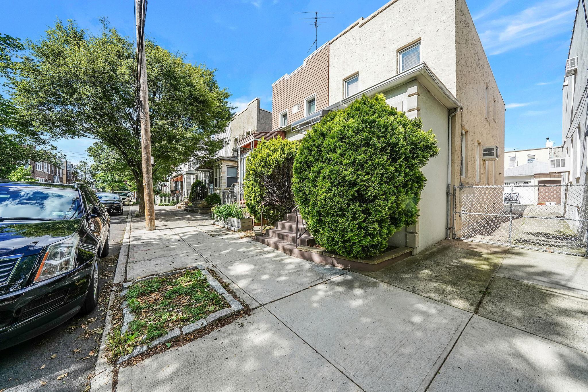 Single Family 69th  Queens, NY 11385, MLS-864755-3