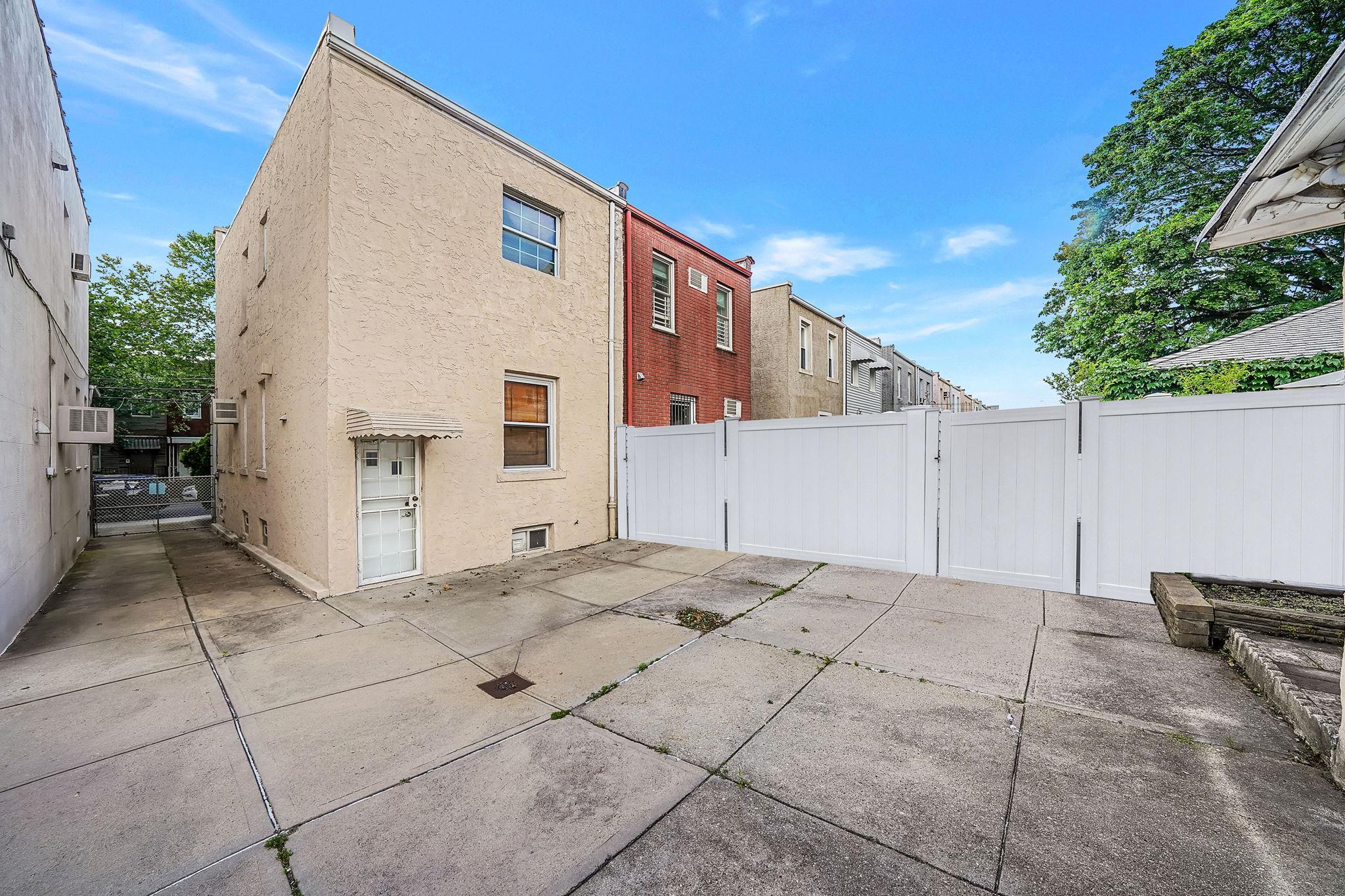 Single Family 69th  Queens, NY 11385, MLS-864755-30