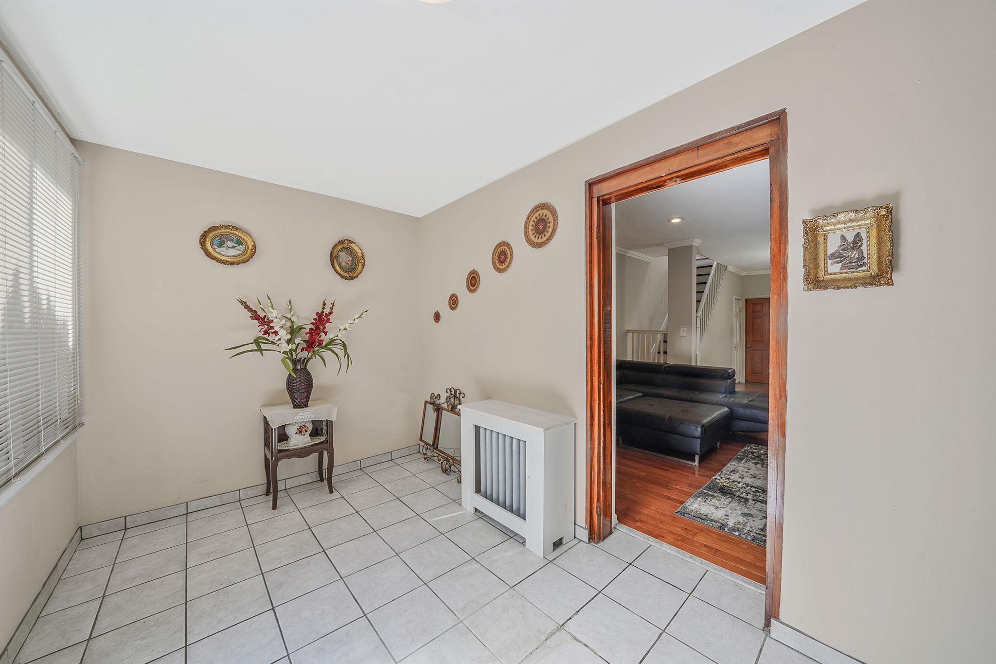 Single Family 69th  Queens, NY 11385, MLS-864755-6