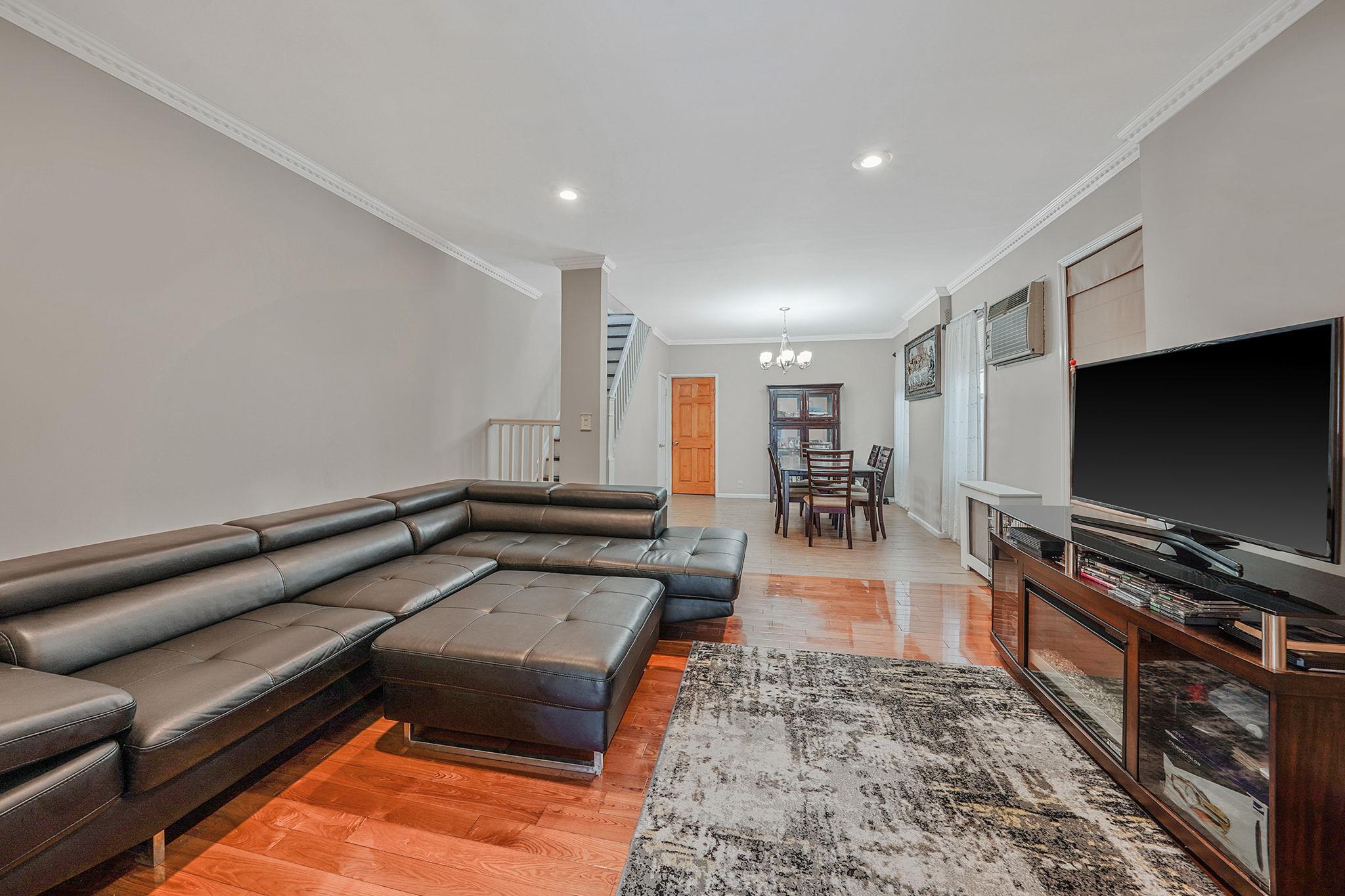 Single Family 69th  Queens, NY 11385, MLS-864755-7