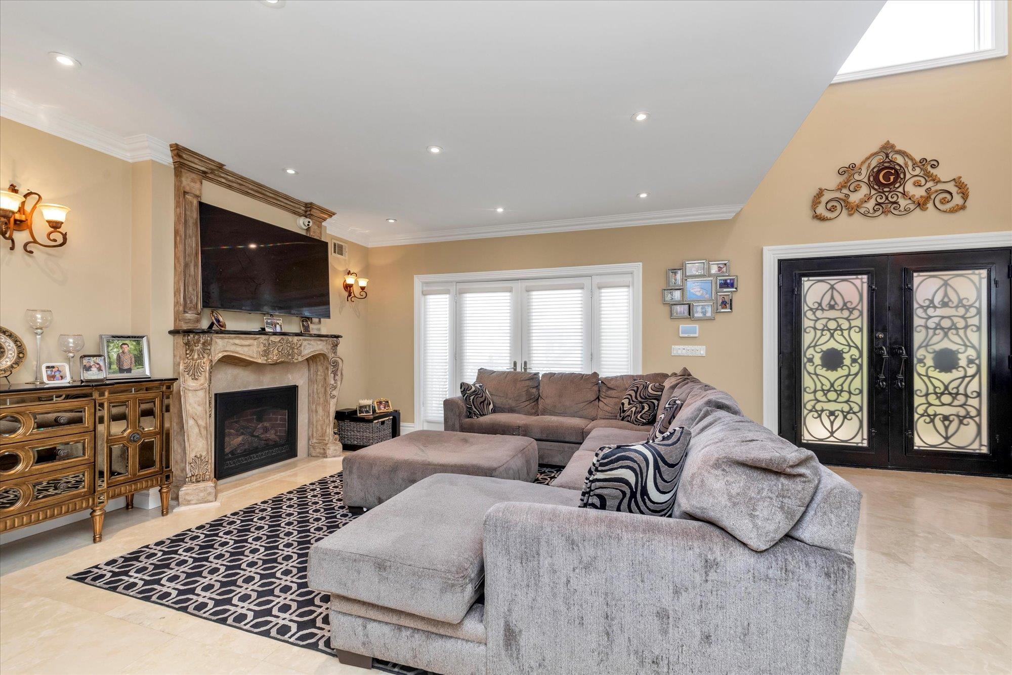 Single Family 13th  Queens, NY 11357, MLS-864780-2