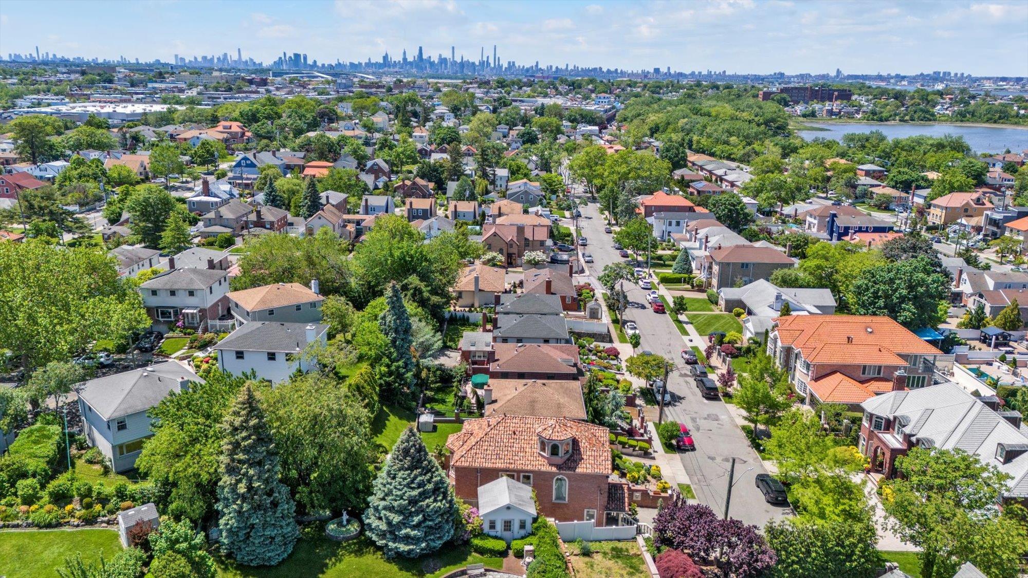 Single Family 13th  Queens, NY 11357, MLS-864780-26