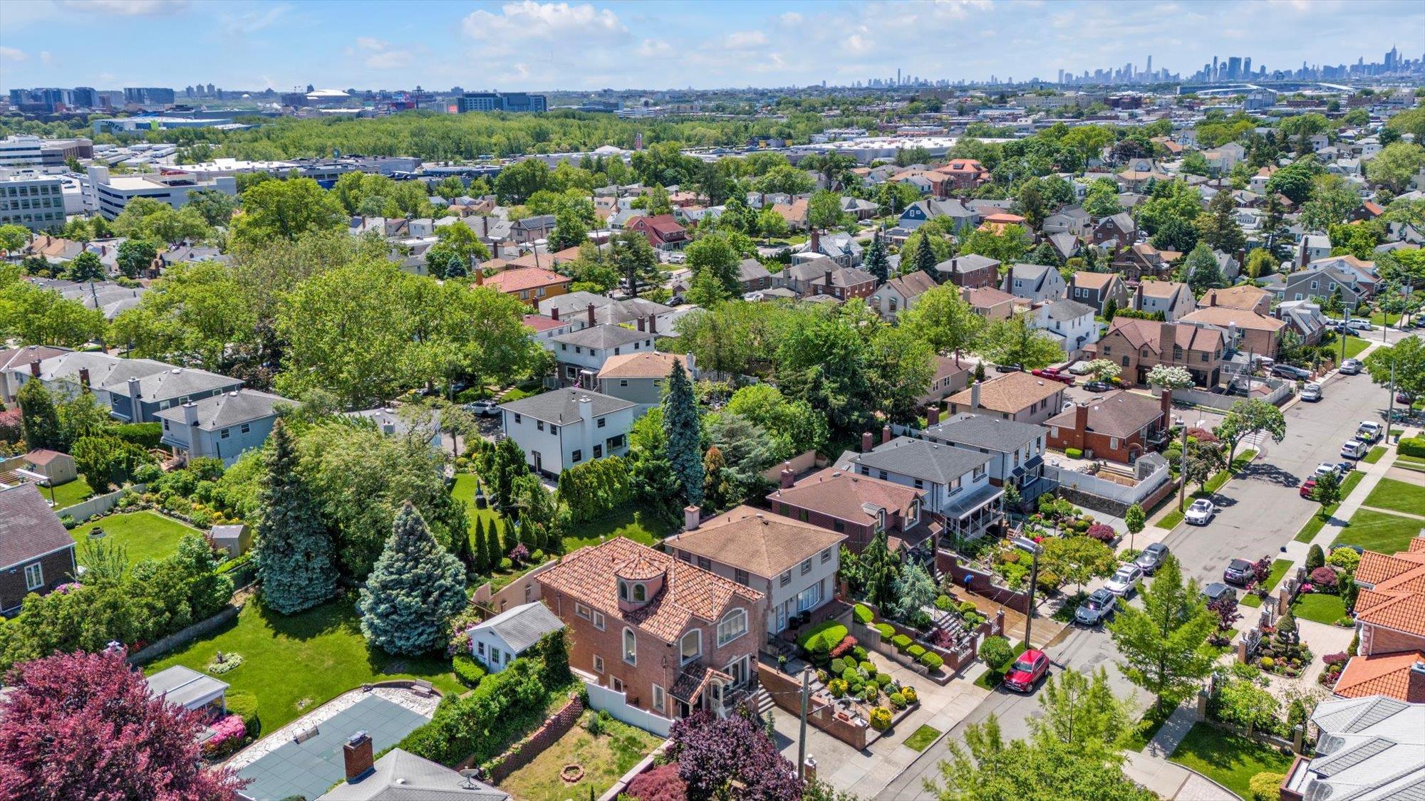 Single Family 13th  Queens, NY 11357, MLS-864780-28