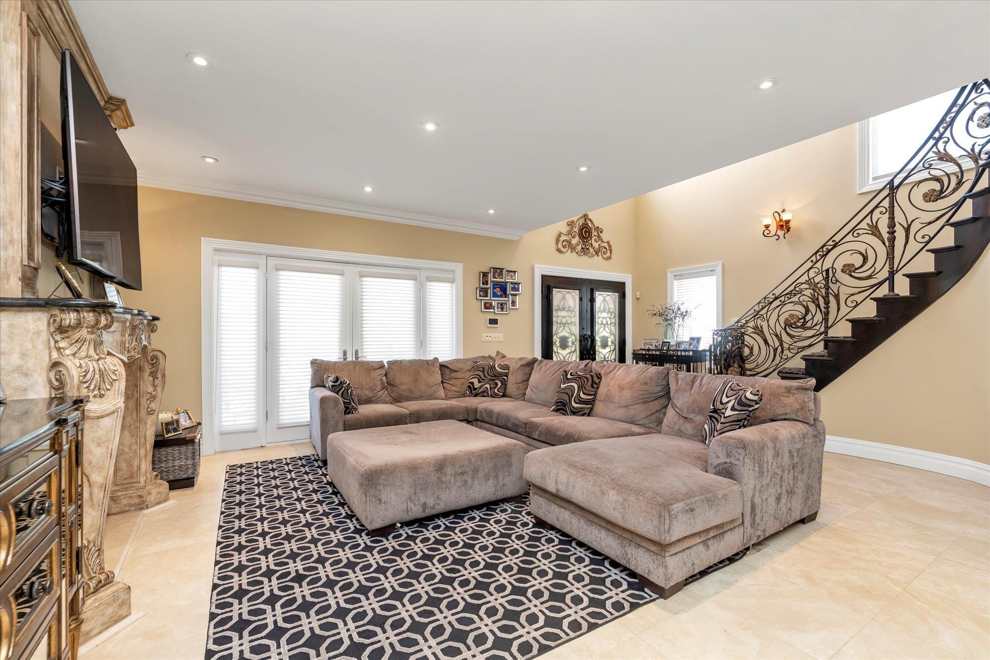 Single Family 13th  Queens, NY 11357, MLS-864780-3