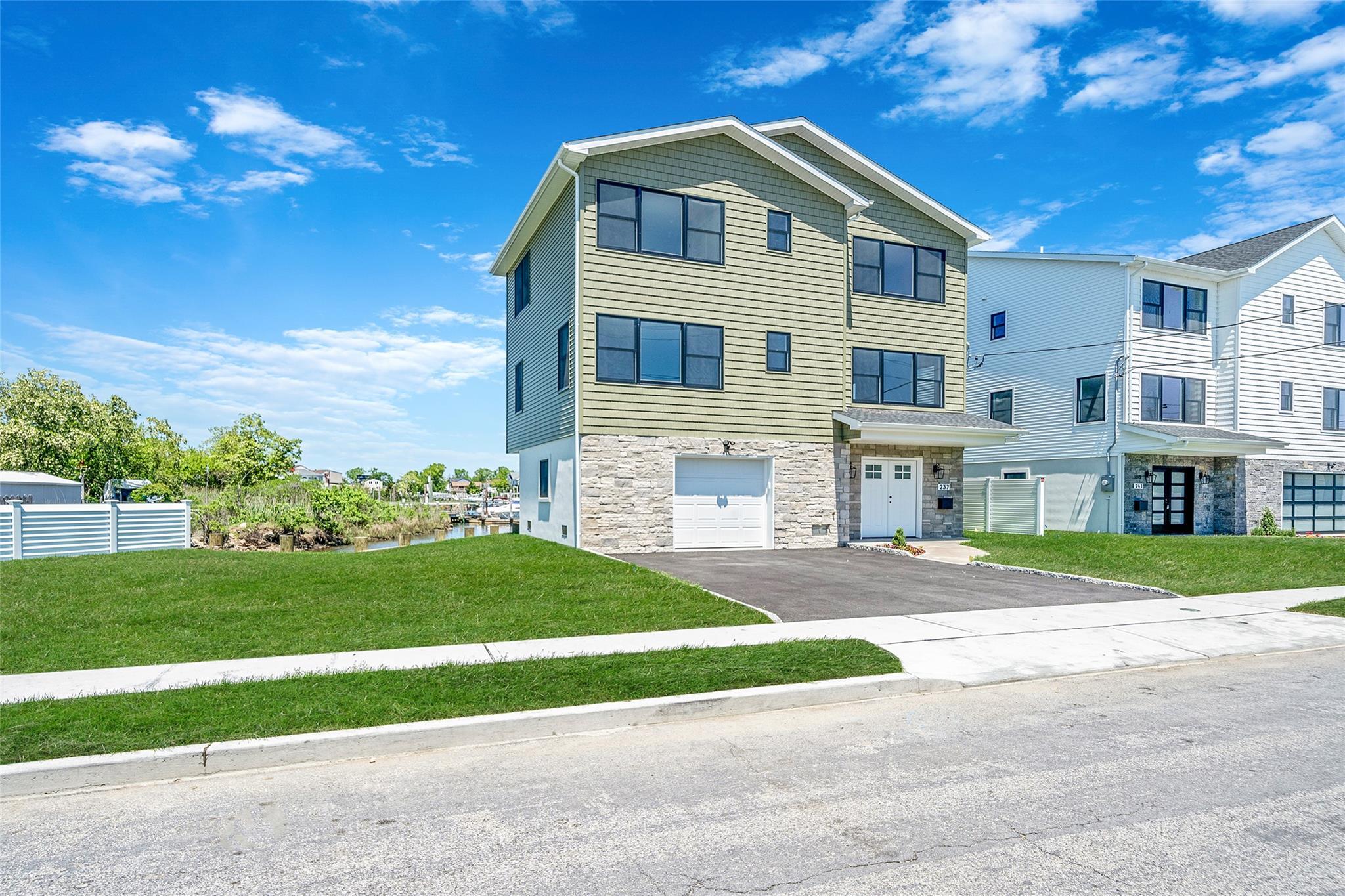 Single Family Mott  Nassau County, NY 11572, MLS-864790-39