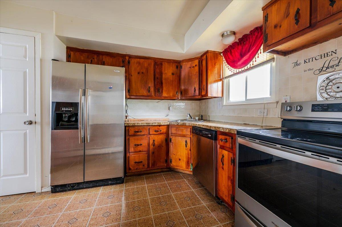 Single Family Mastic  Suffolk County, NY 11950, MLS-864801-6