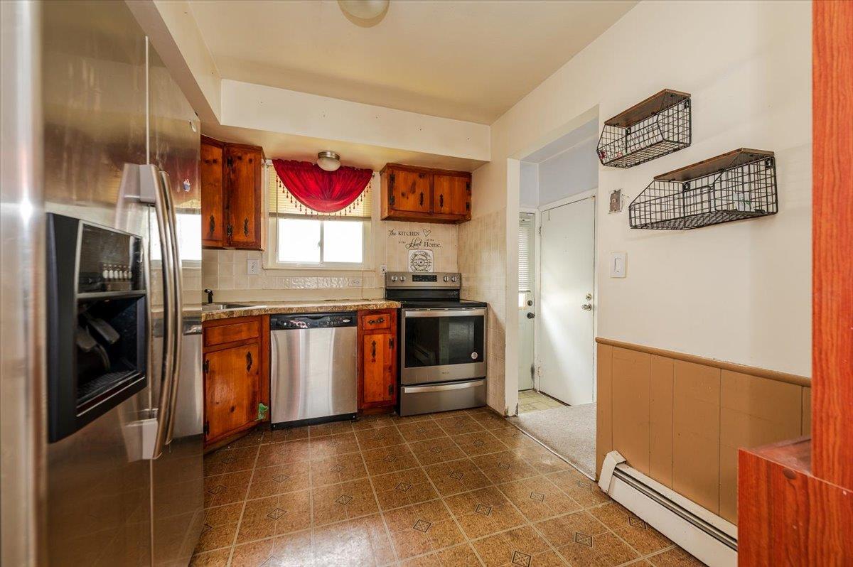 Single Family Mastic  Suffolk County, NY 11950, MLS-864801-7